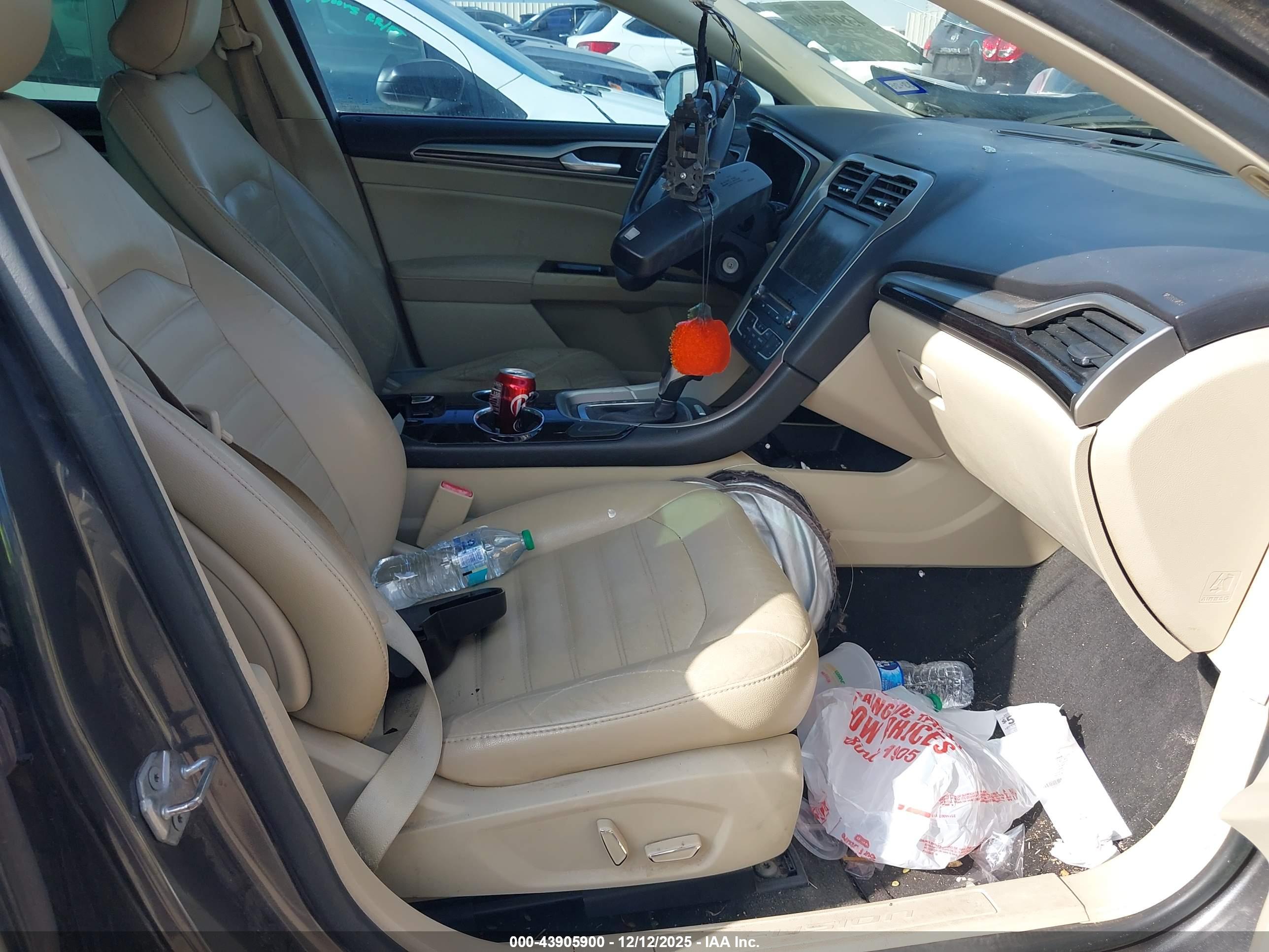 FORD FUSION image 5
