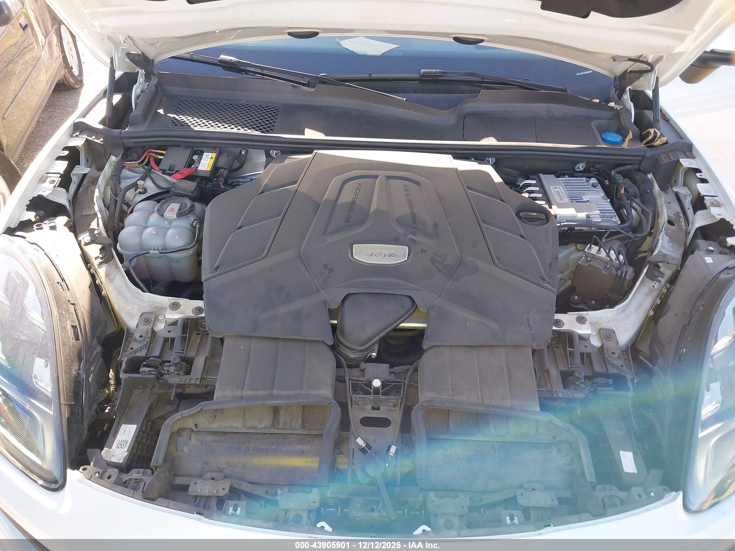 PORSCHE CAYENNE image 10