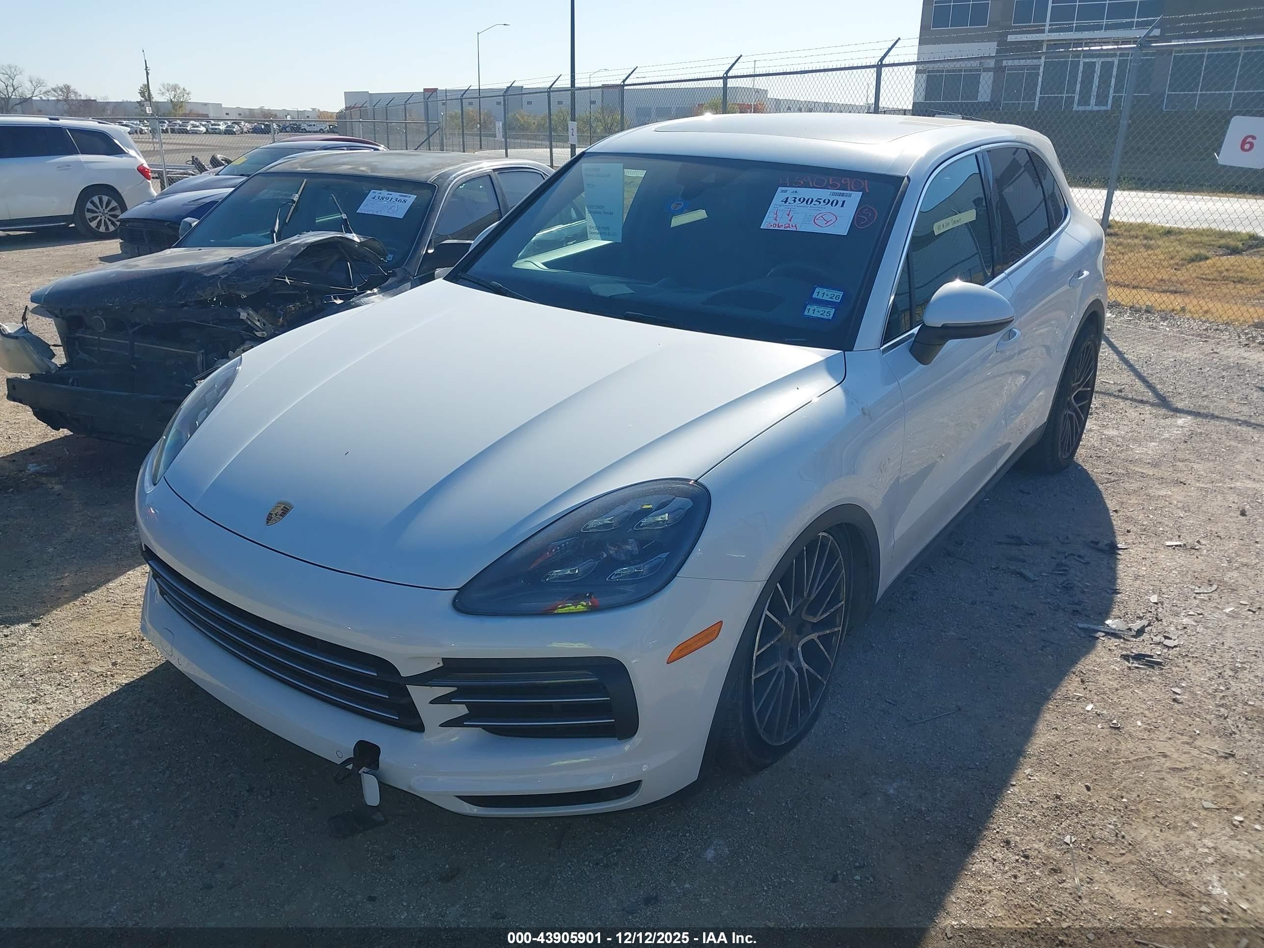 PORSCHE CAYENNE image 2