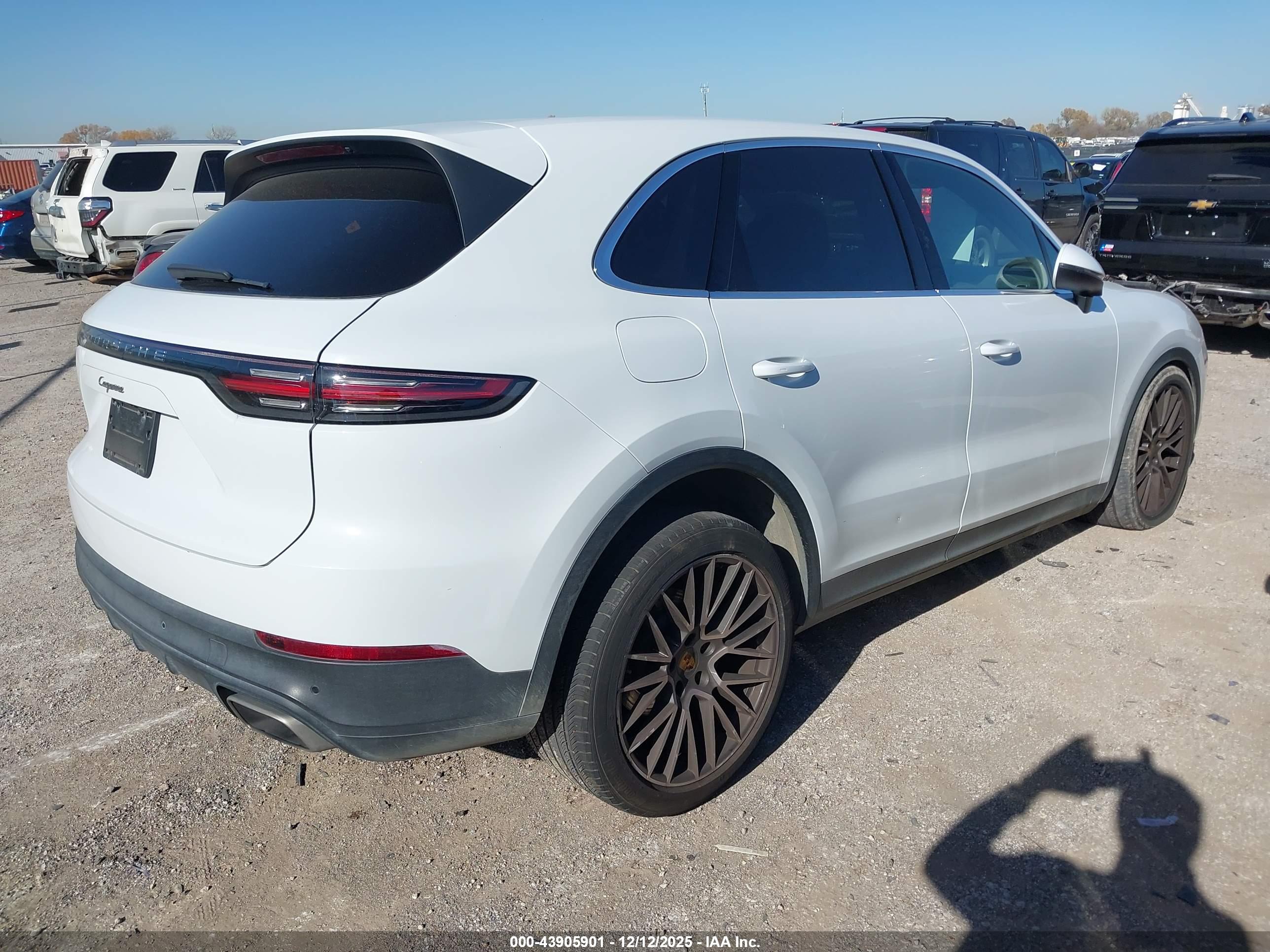 PORSCHE CAYENNE image 4