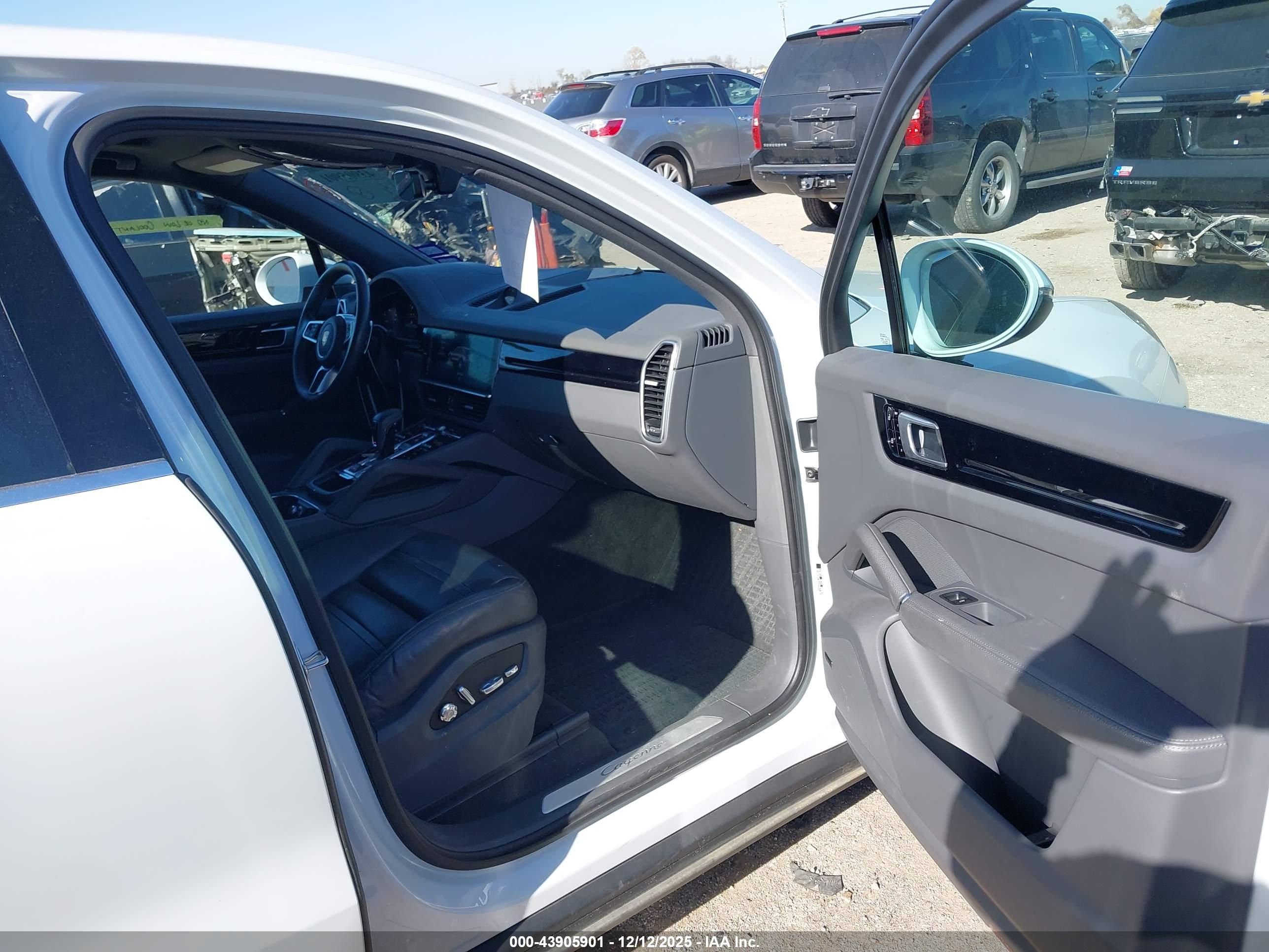 PORSCHE CAYENNE image 5