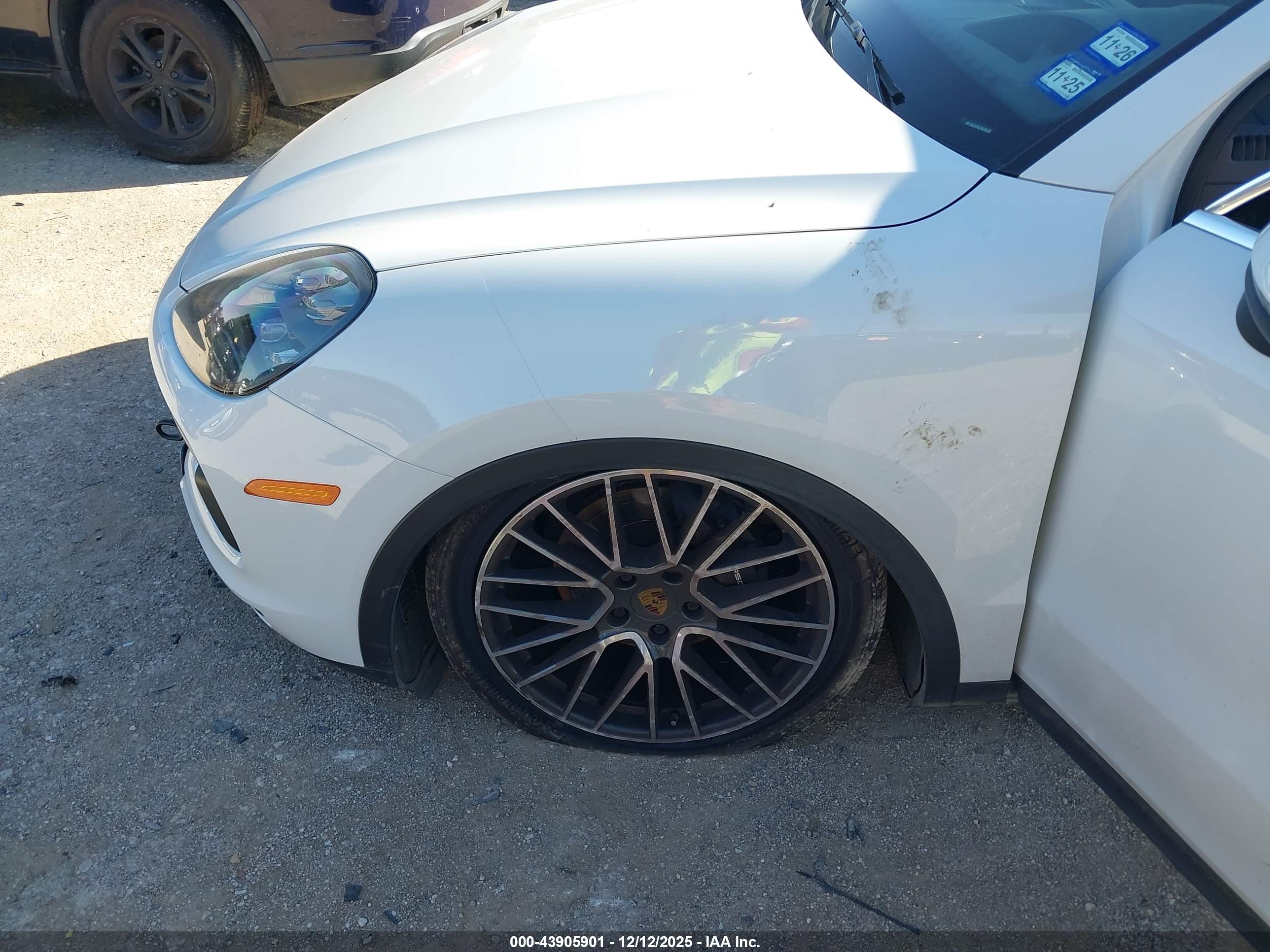 PORSCHE CAYENNE image 6