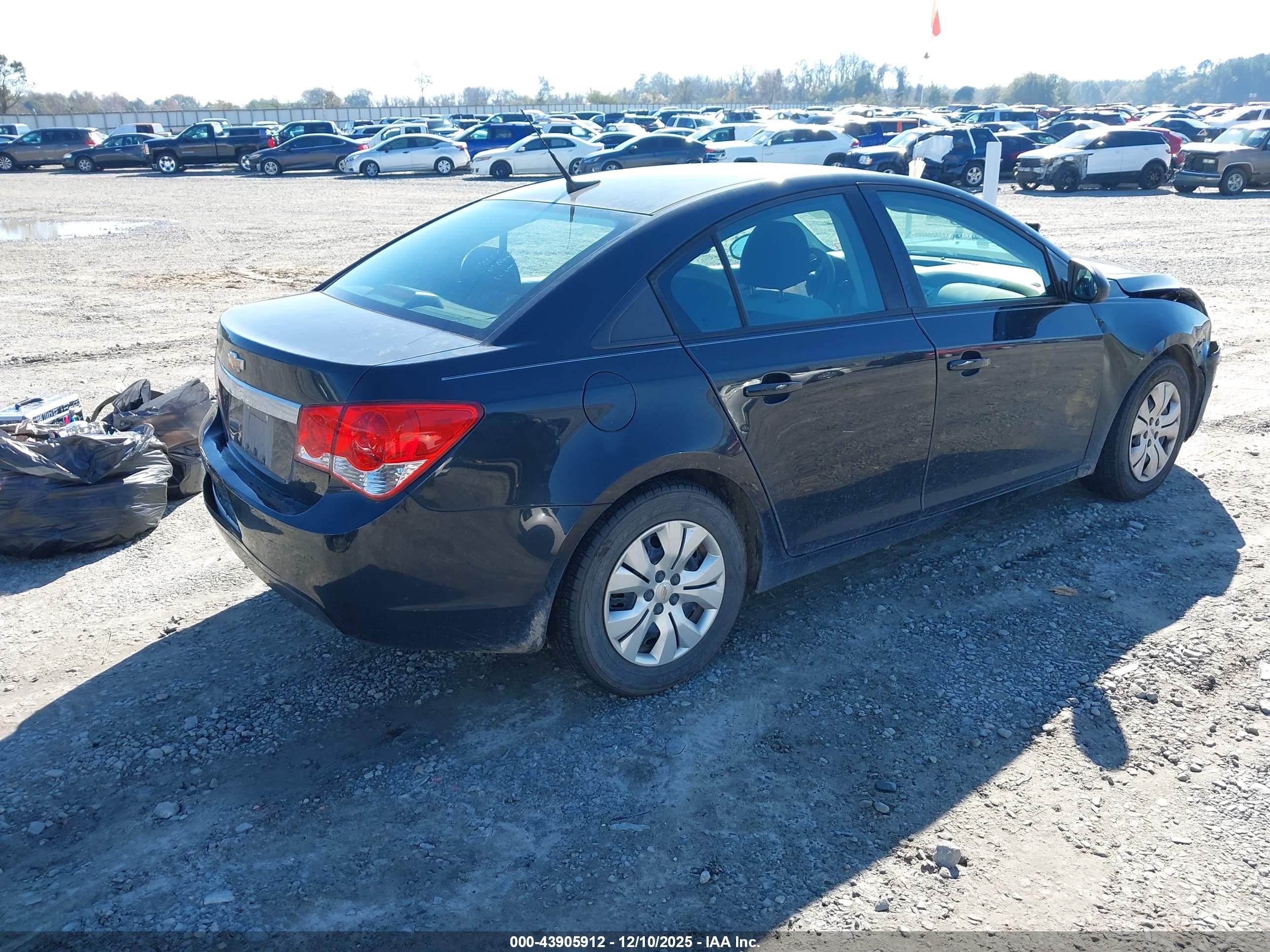 CHEVROLET CRUZE image 4
