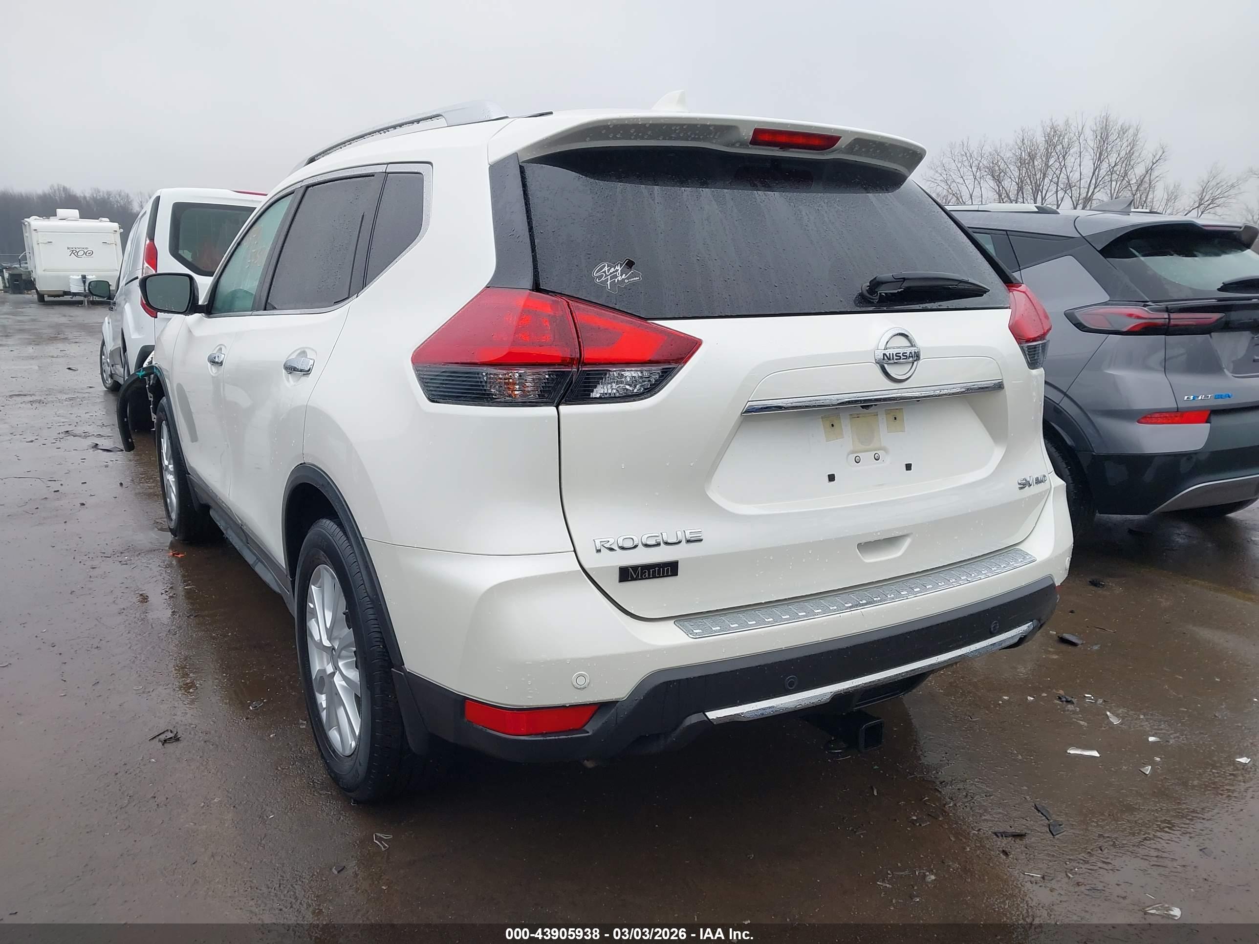NISSAN ROGUE image 3