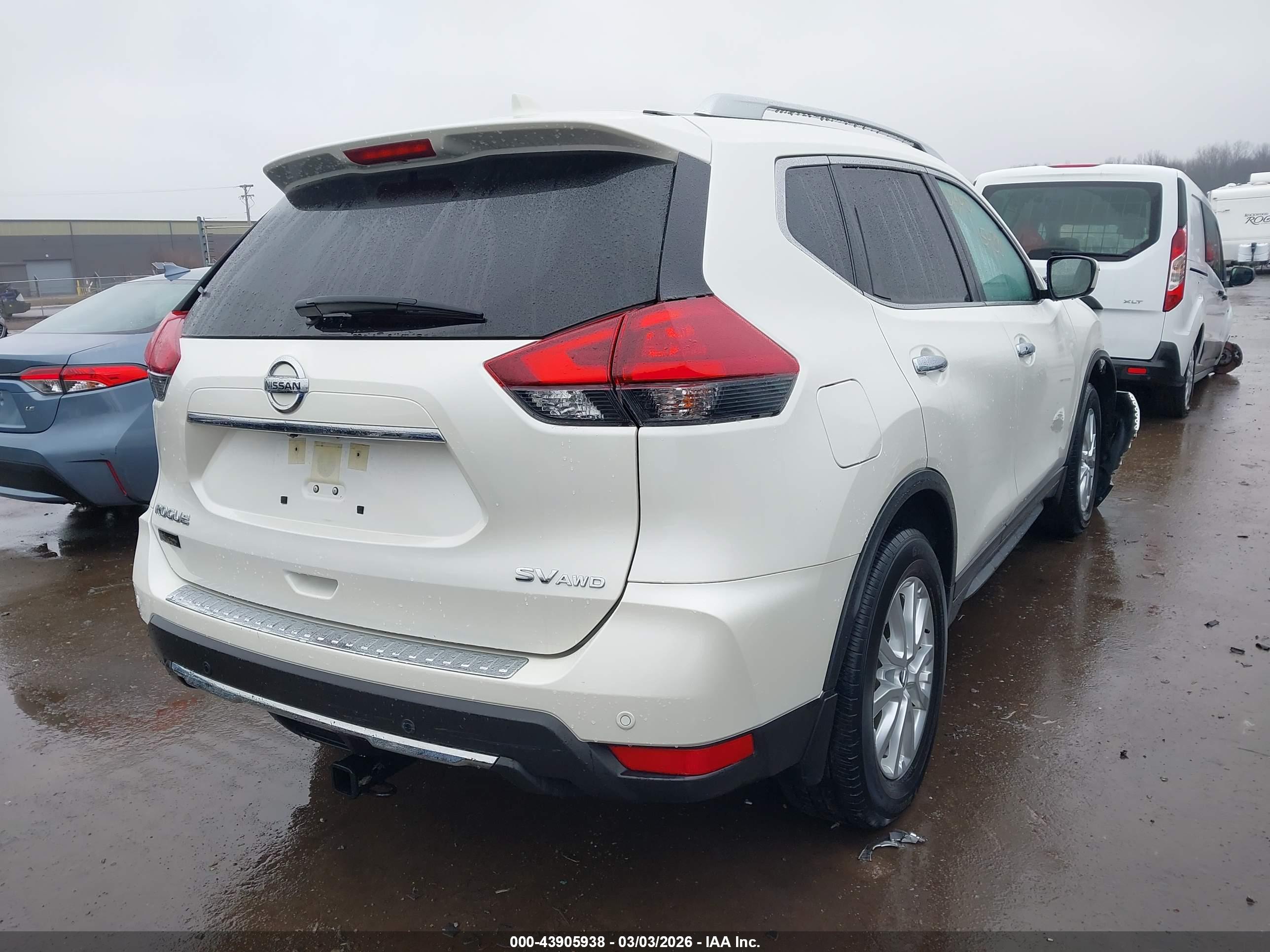 NISSAN ROGUE image 4