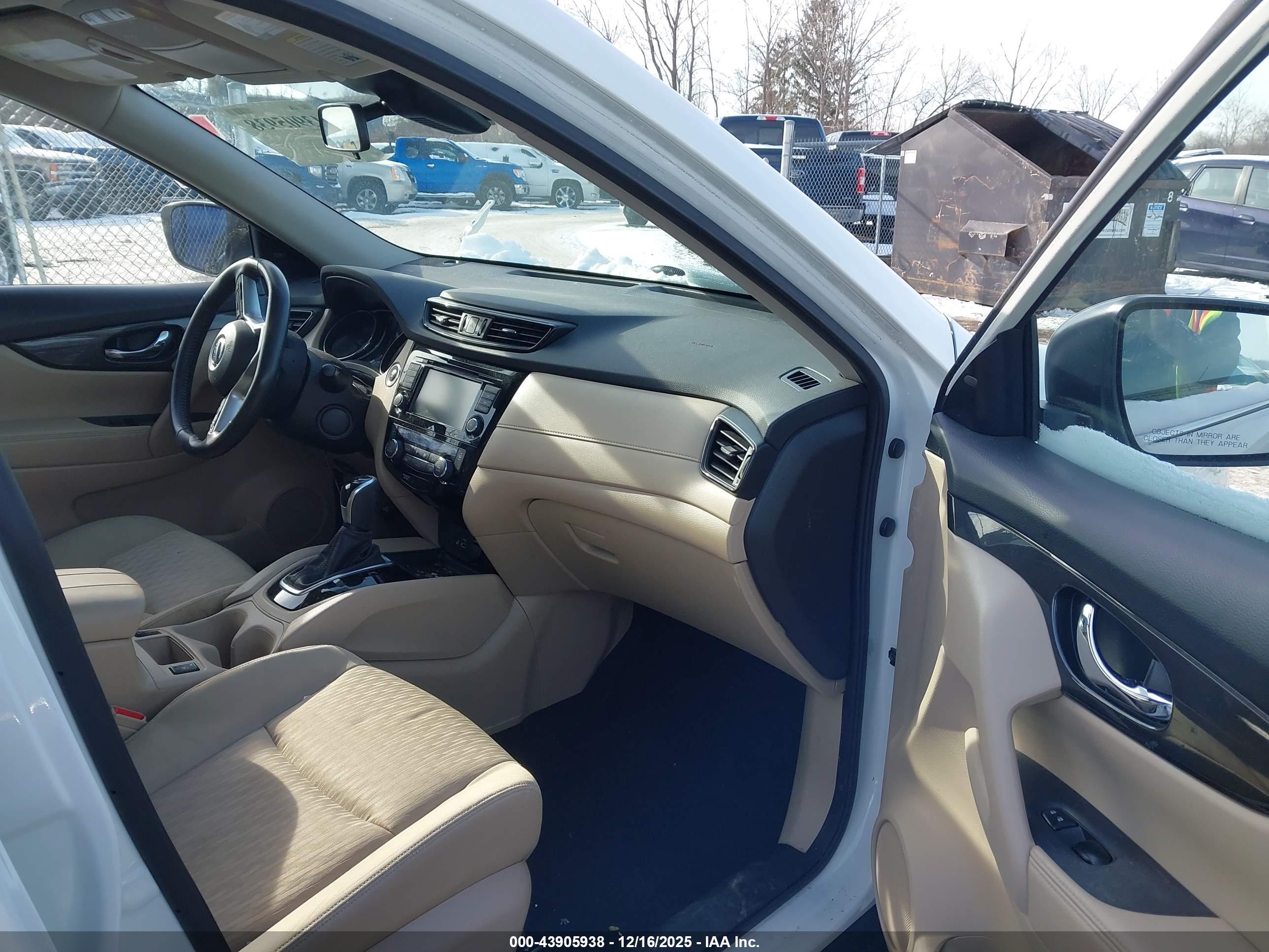 NISSAN ROGUE image 5