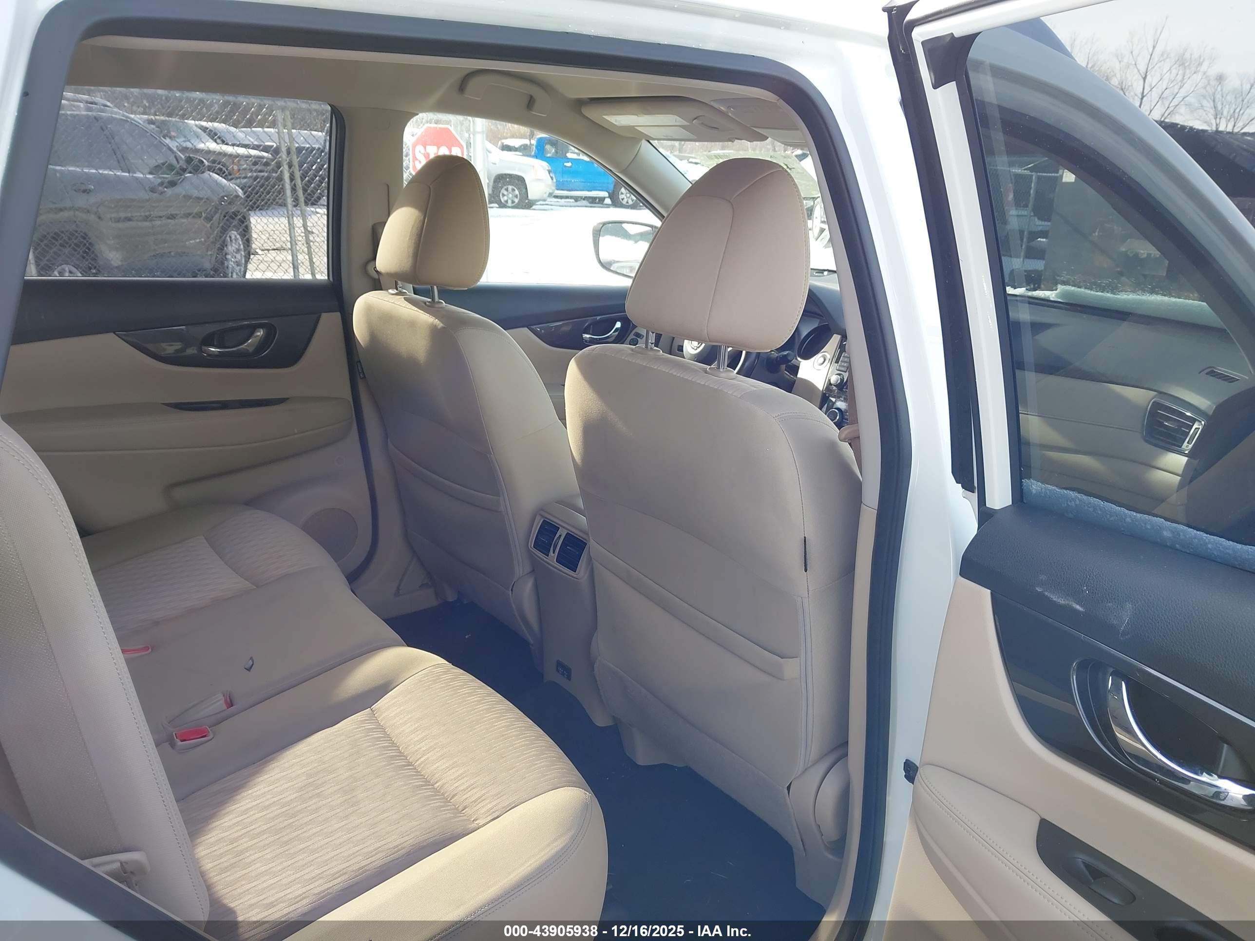 NISSAN ROGUE image 8