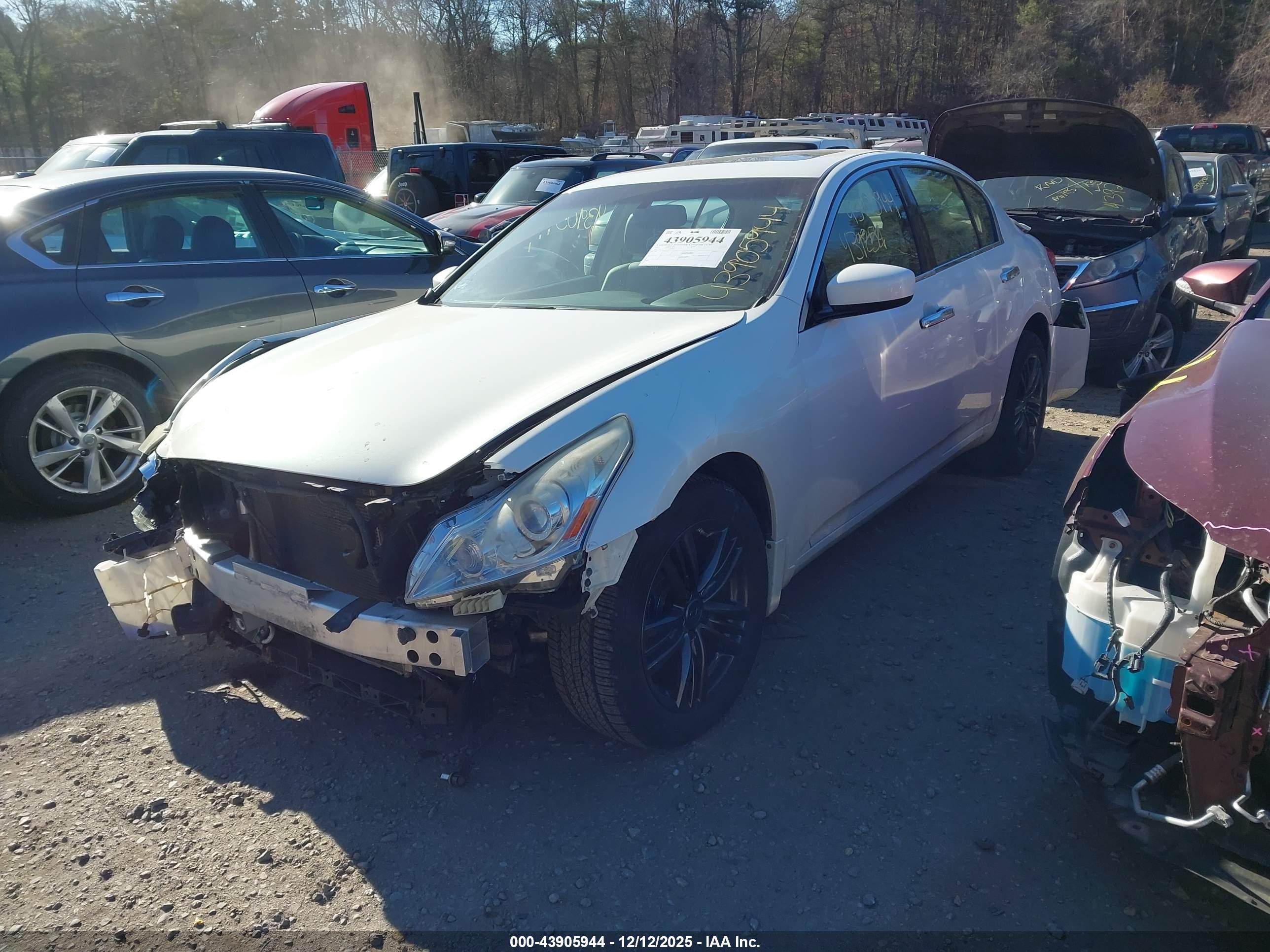 INFINITI Q40 image 2