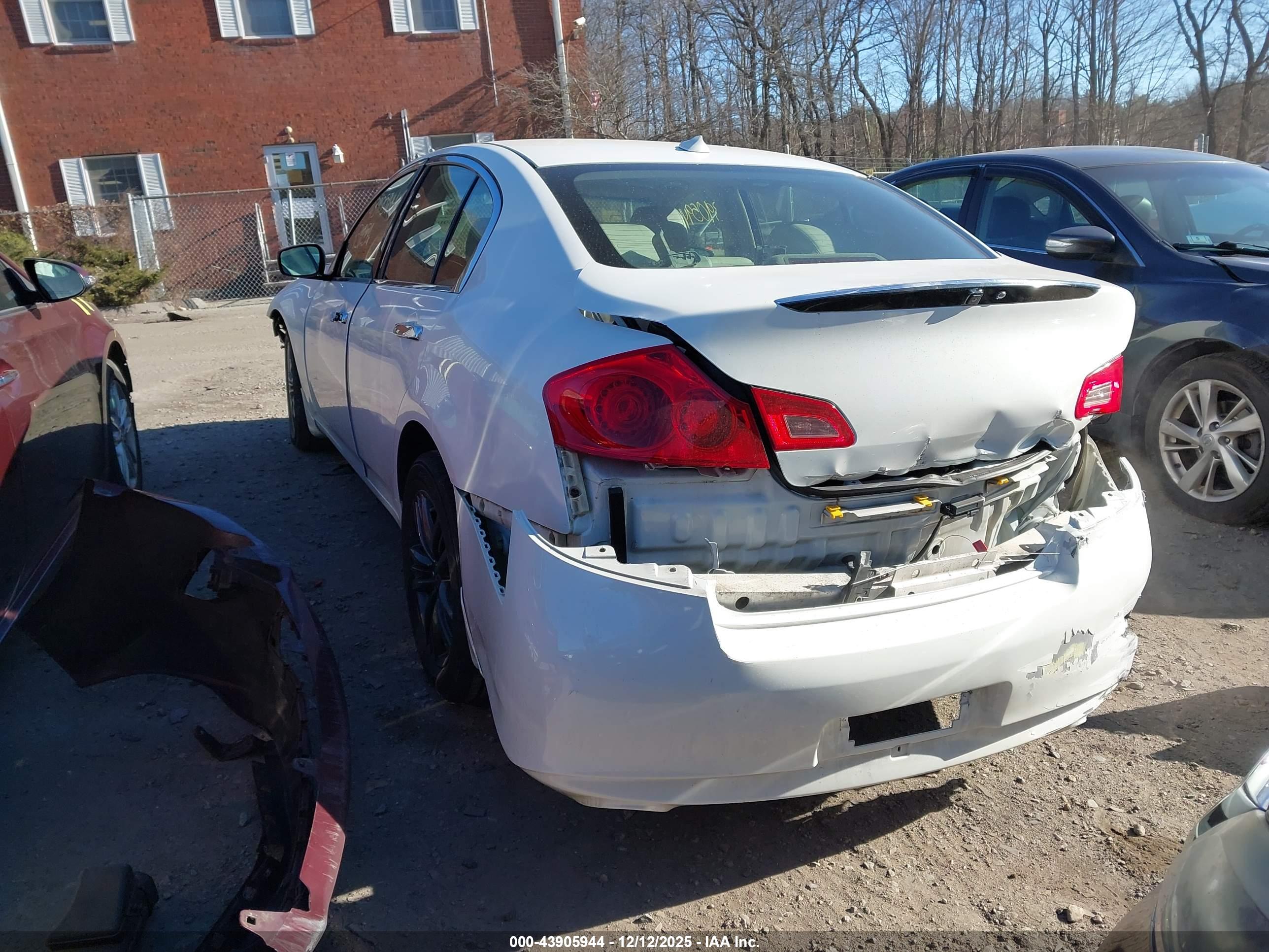 INFINITI Q40 image 3