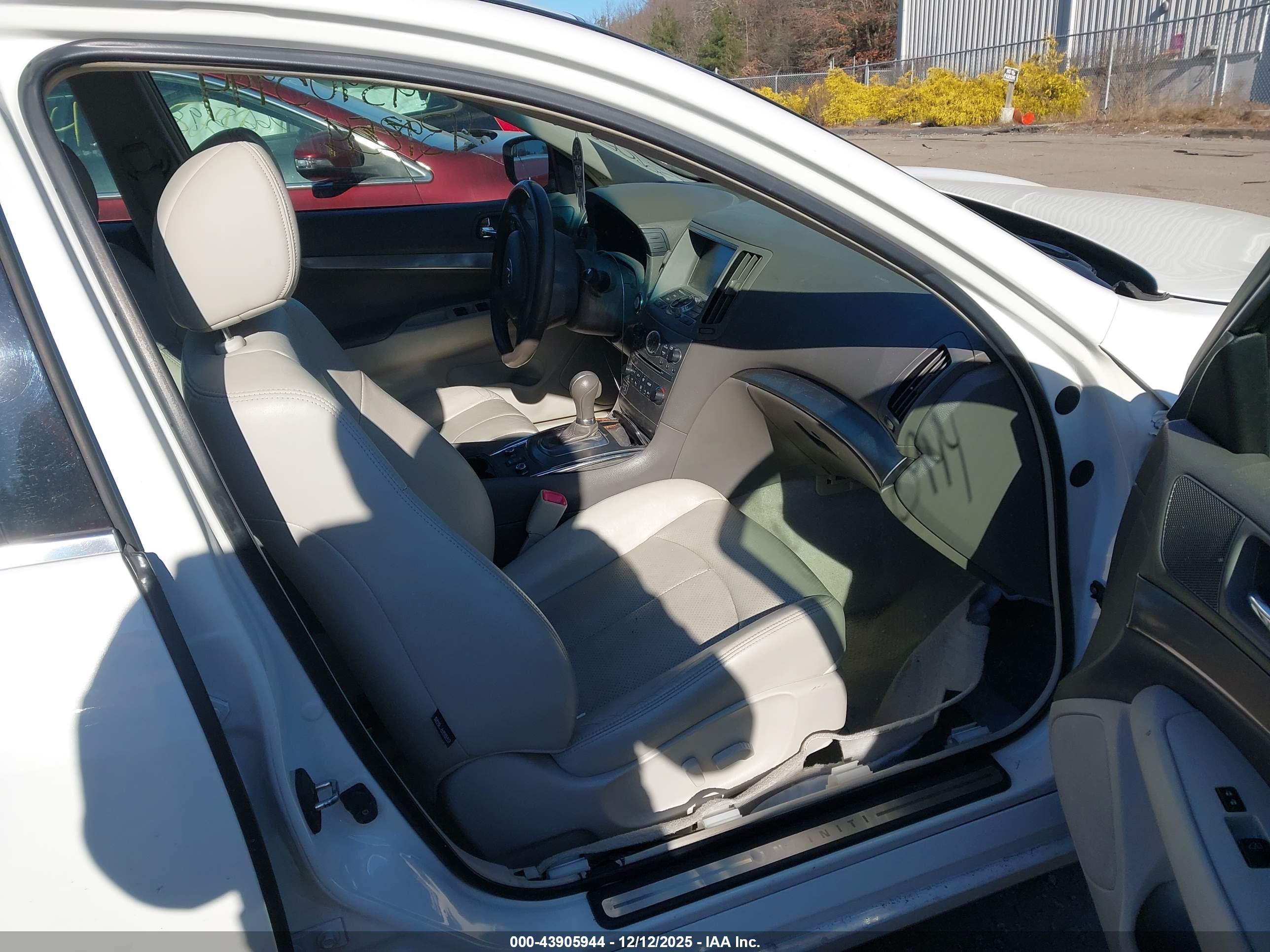 INFINITI Q40 image 5