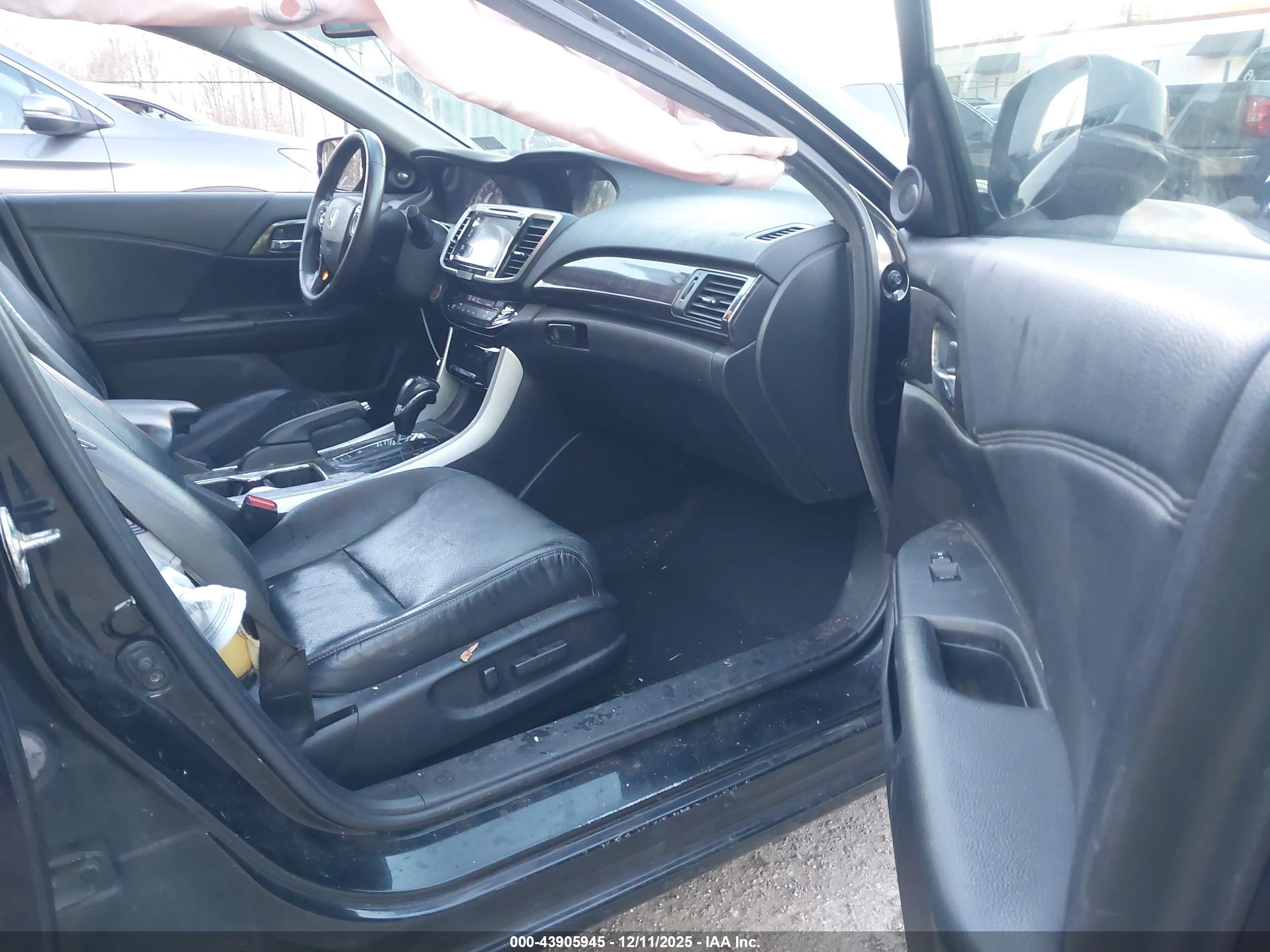 HONDA ACCORD image 5