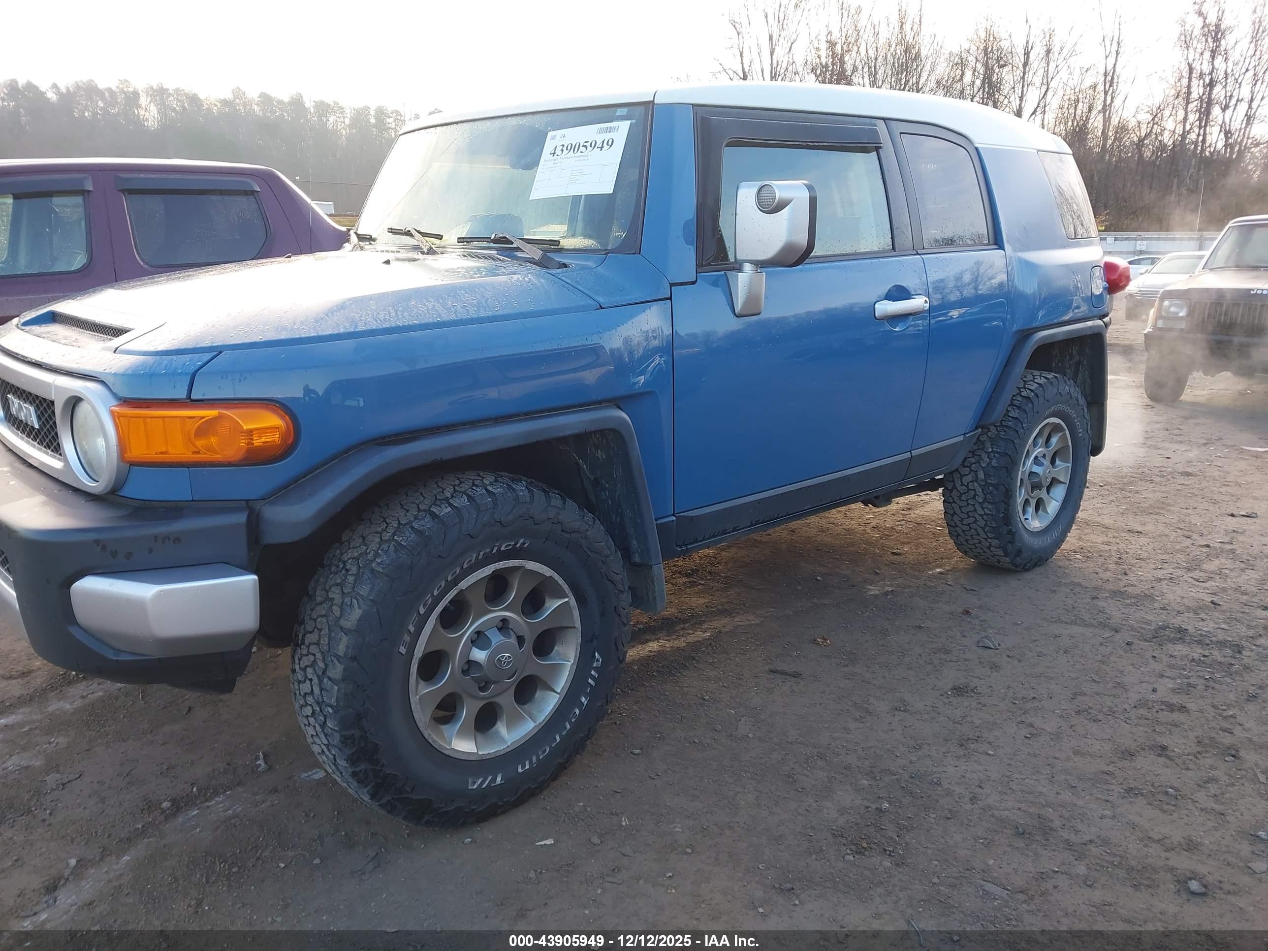 TOYOTA FJ image 2
