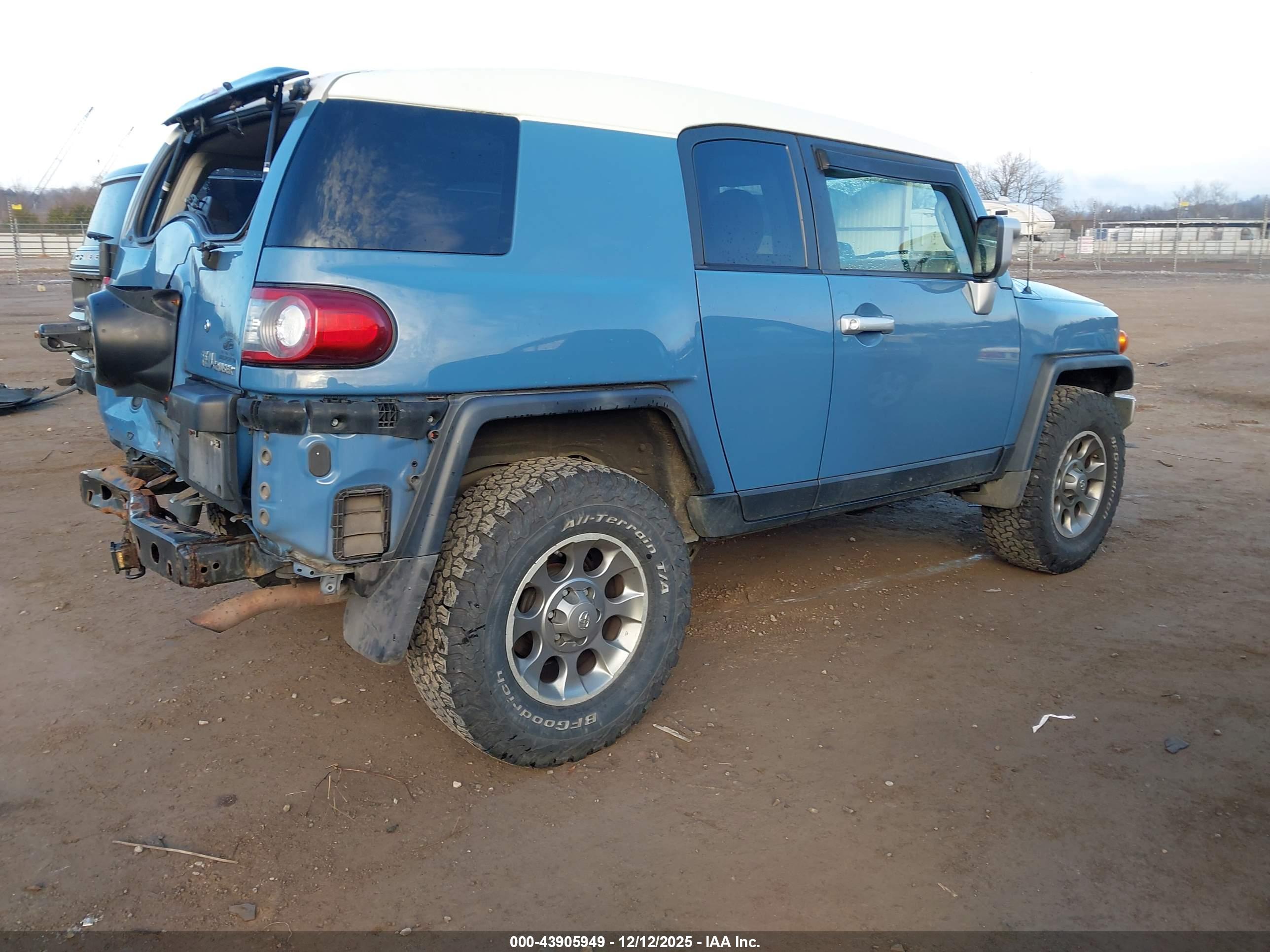 TOYOTA FJ image 4