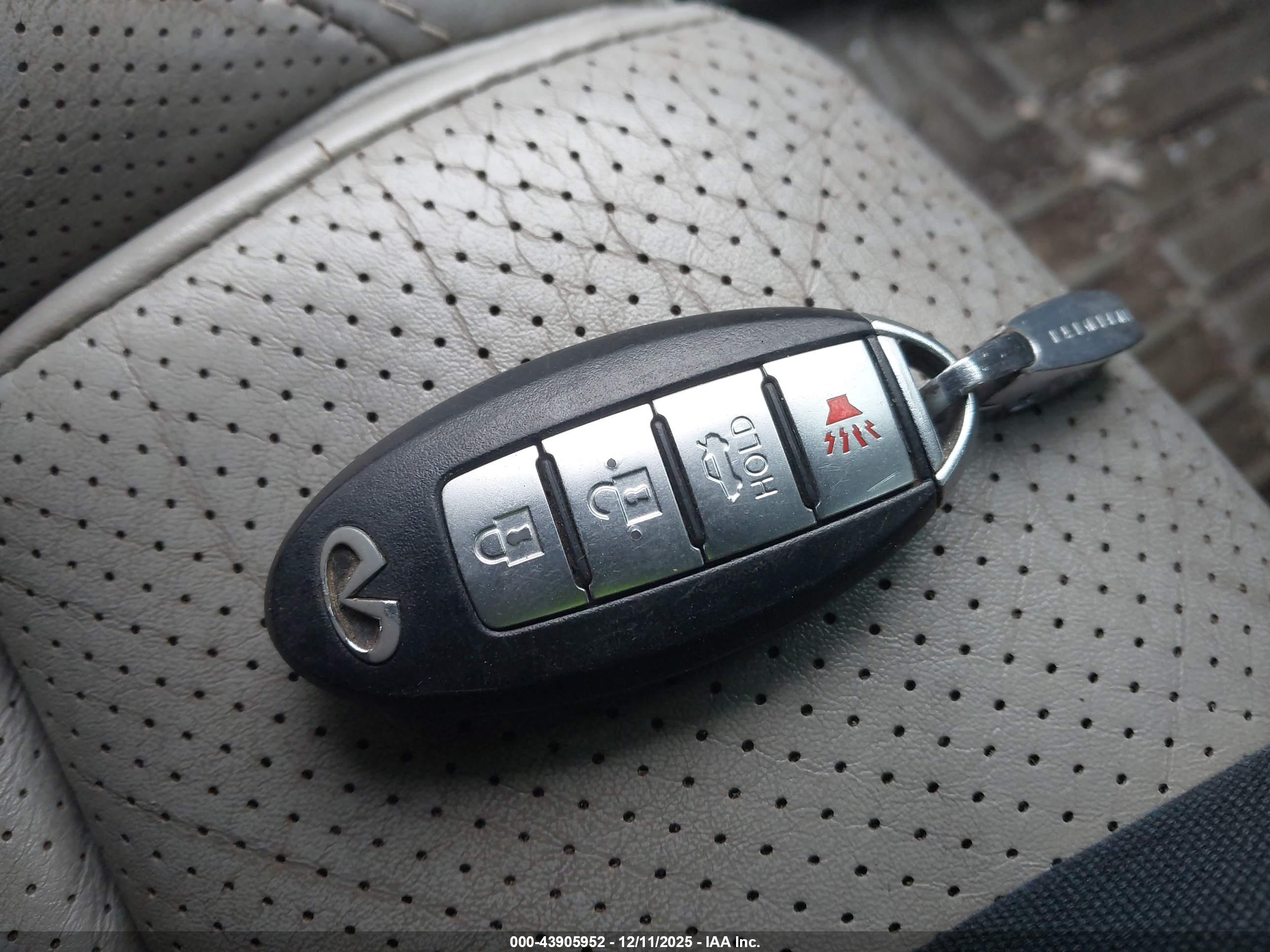 INFINITI G37 image 11