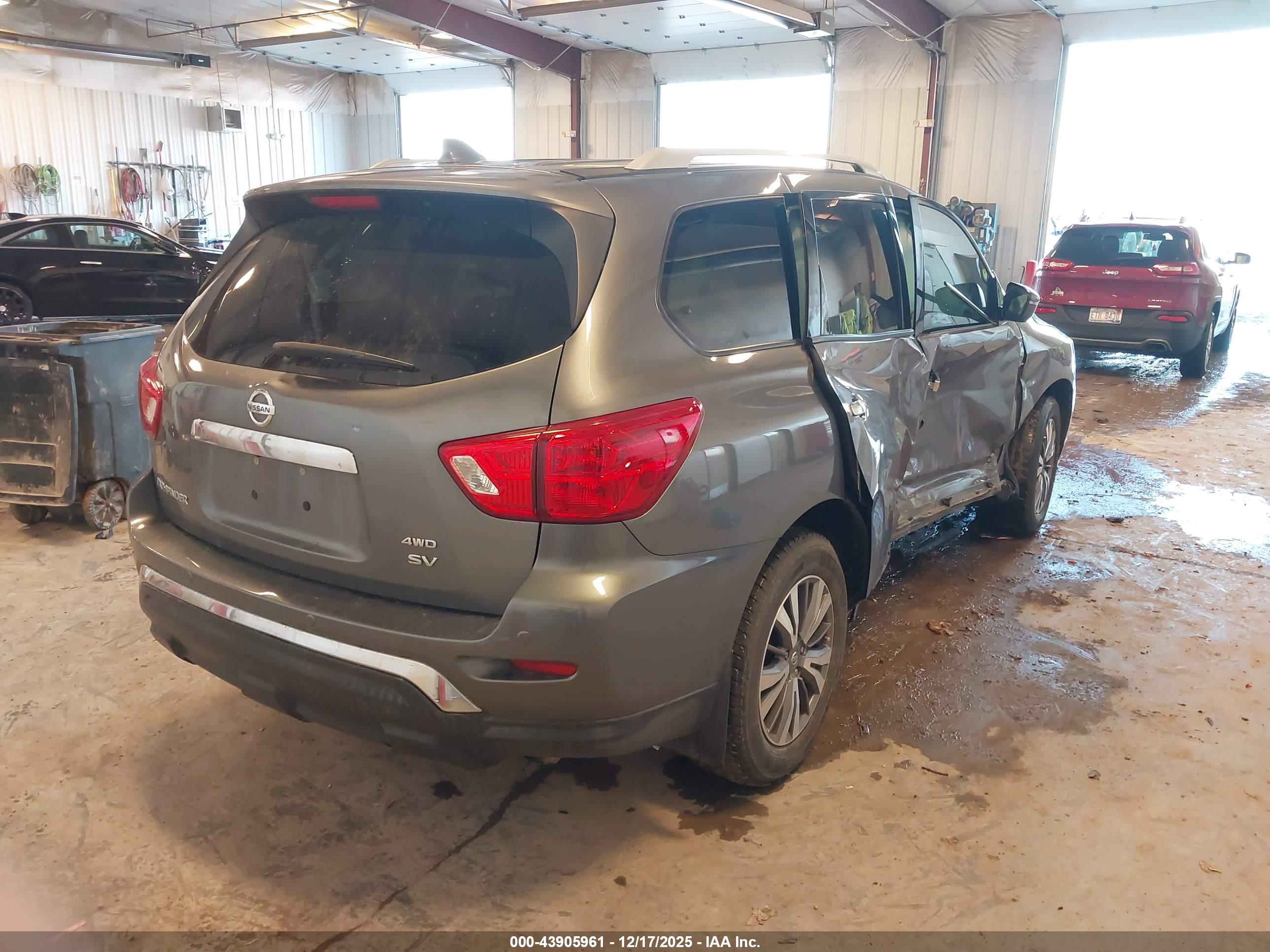 NISSAN PATHFINDER image 4