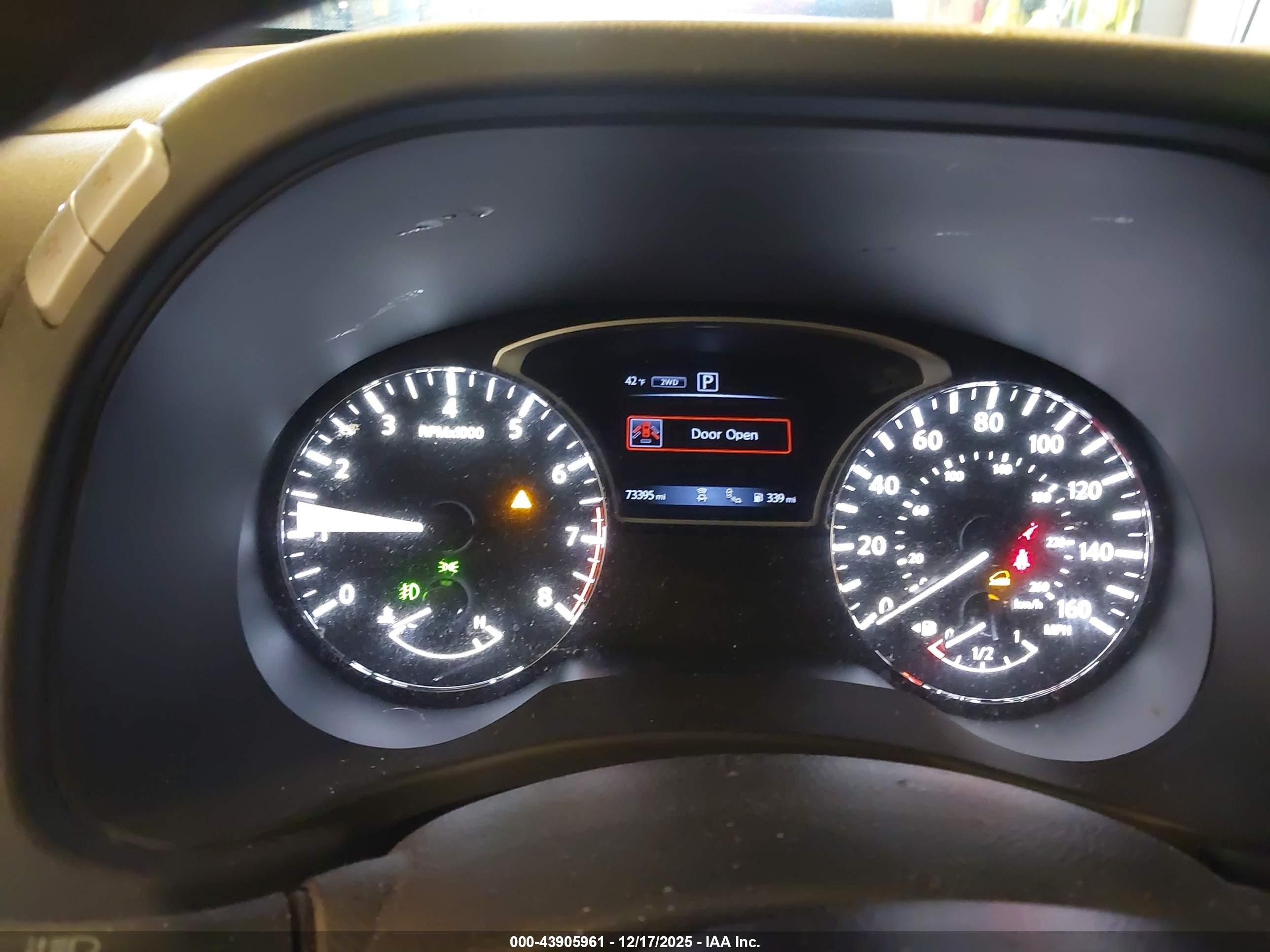 NISSAN PATHFINDER image 7