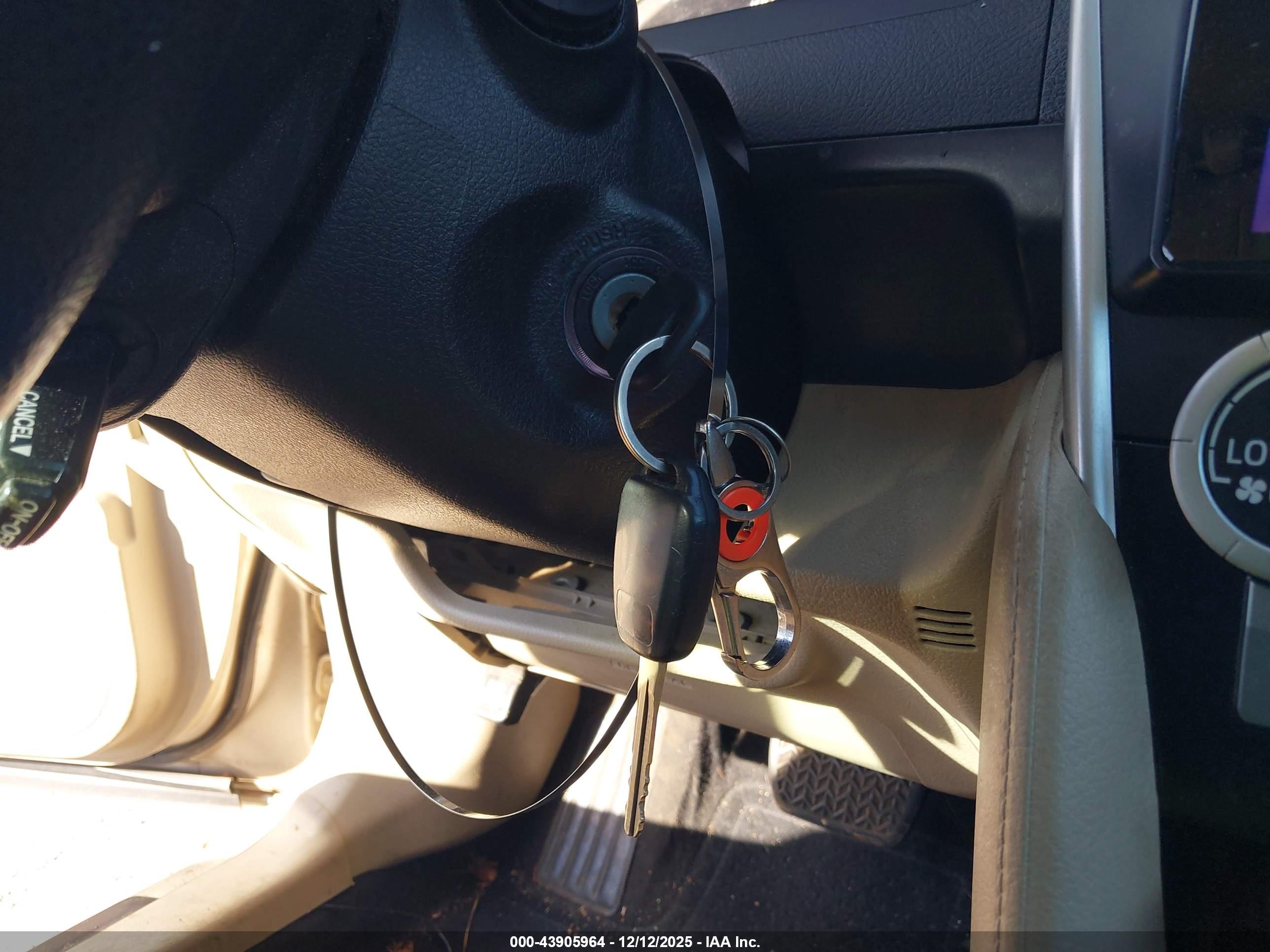 TOYOTA CAMRY image 11