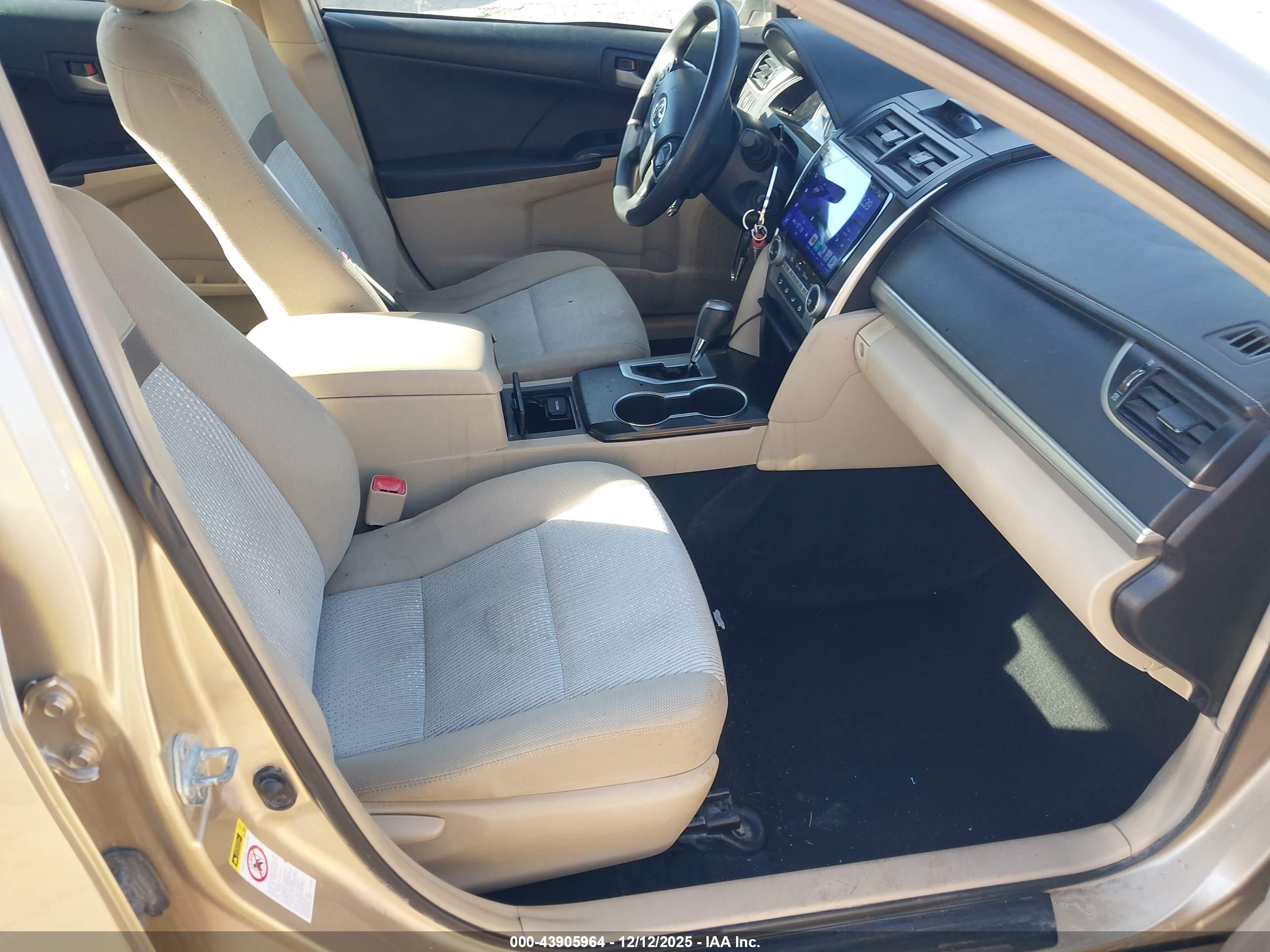 TOYOTA CAMRY image 5