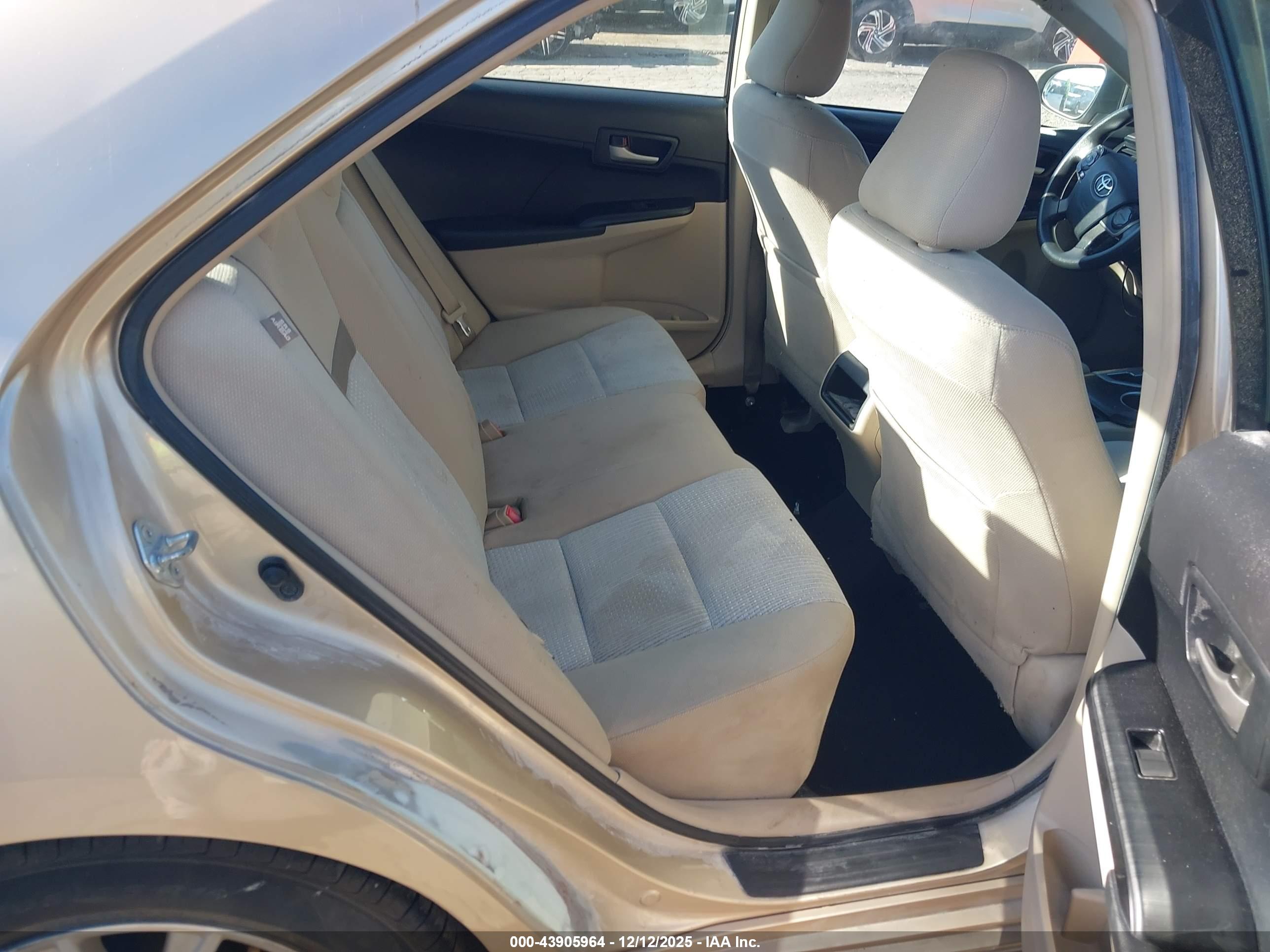 TOYOTA CAMRY image 8