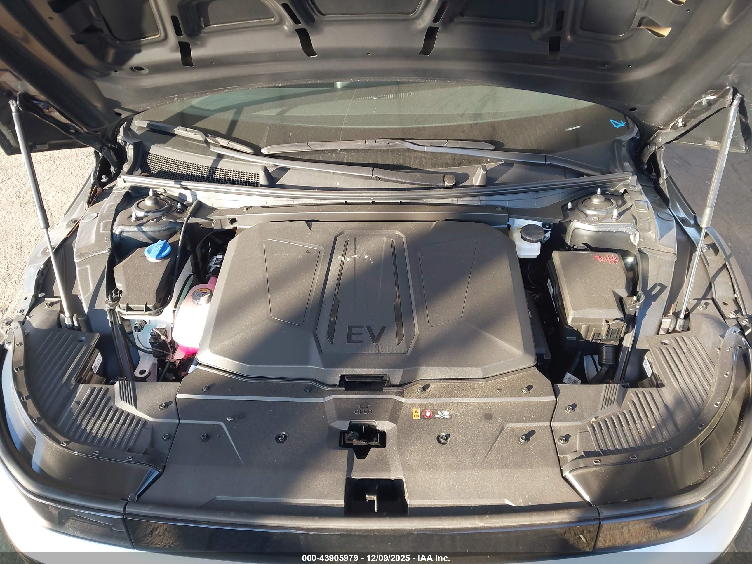 HYUNDAI IONIQ image 10