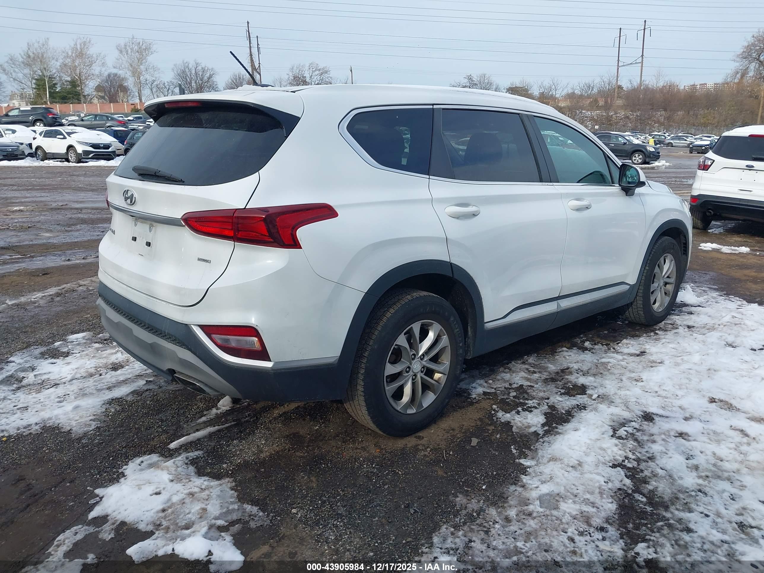 HYUNDAI SANTA image 4