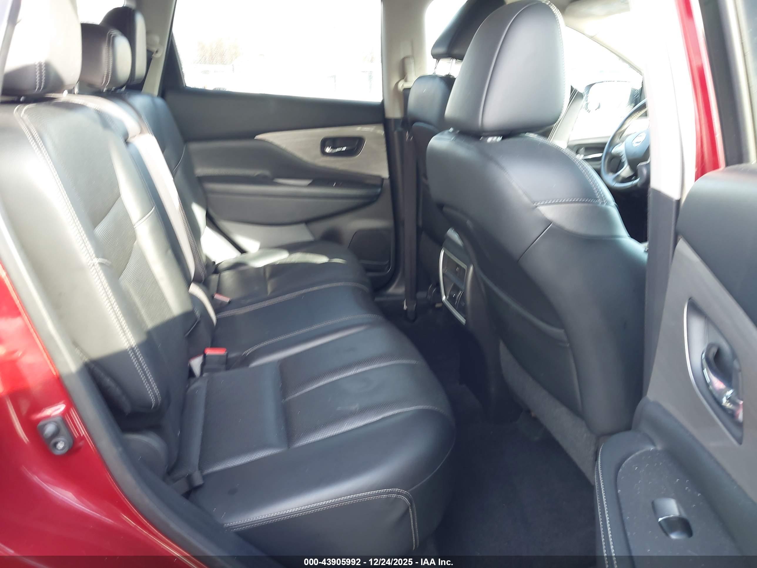 NISSAN MURANO image 8