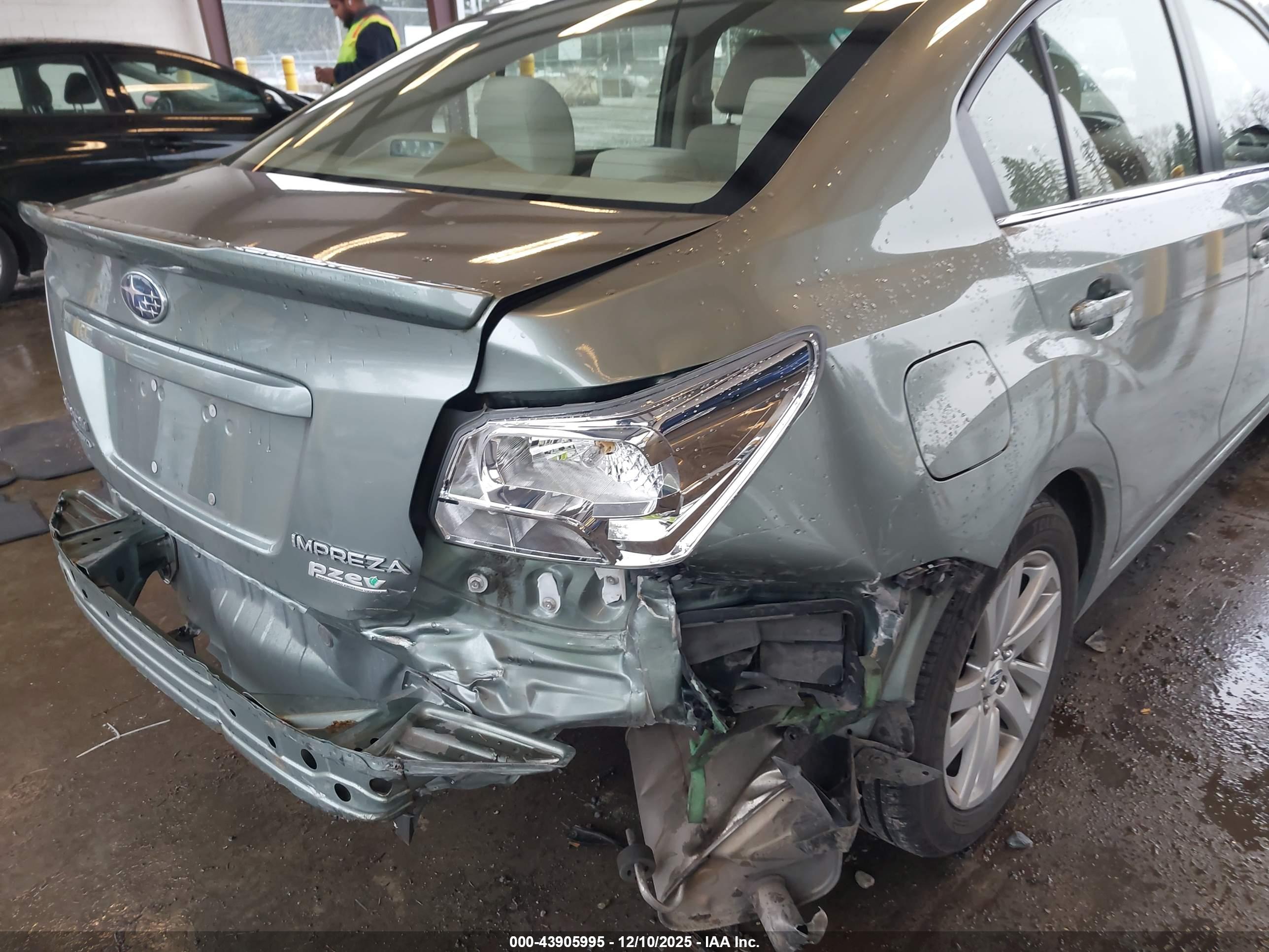 SUBARU IMPREZA image 6