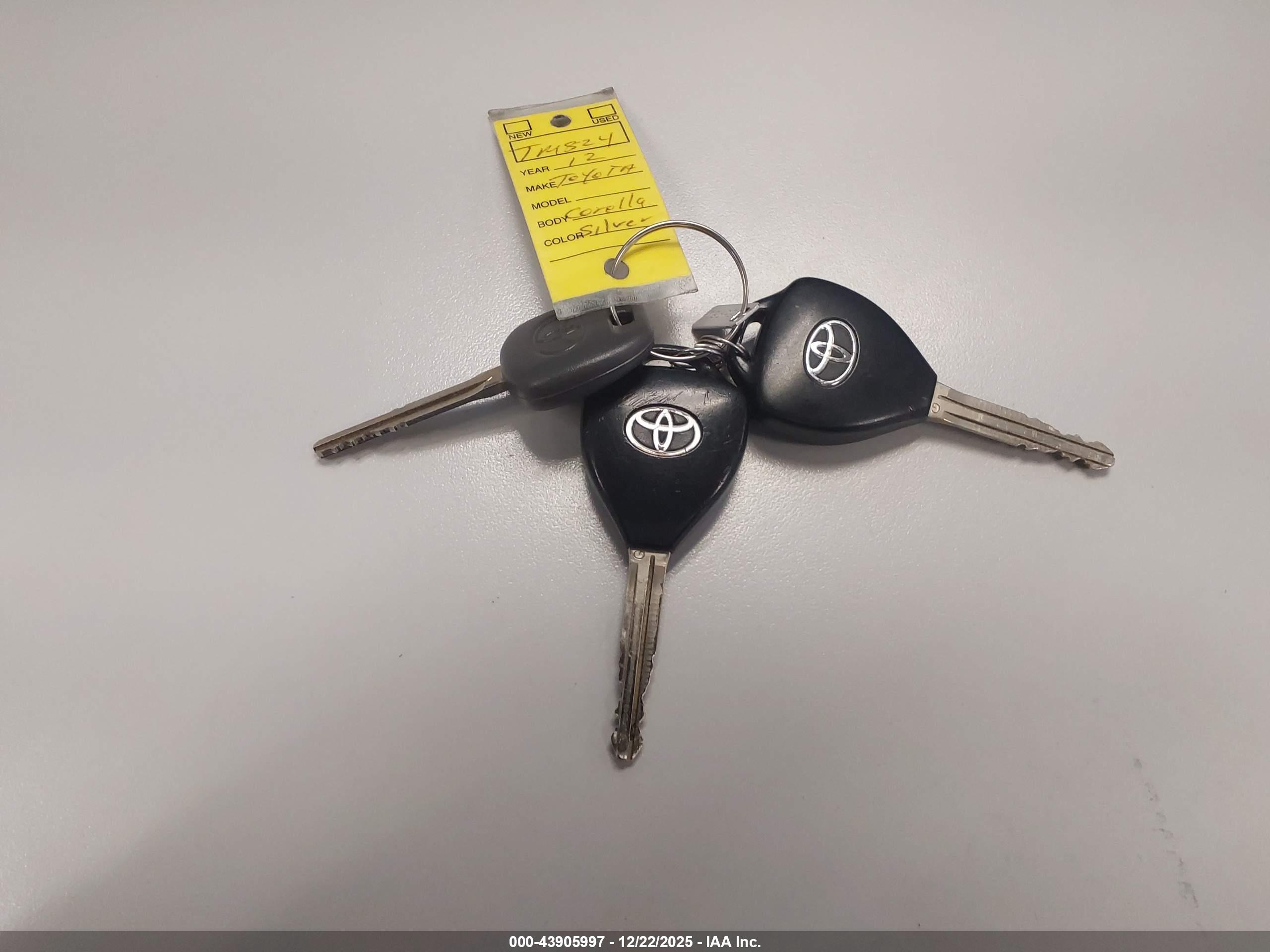 TOYOTA COROLLA image 11