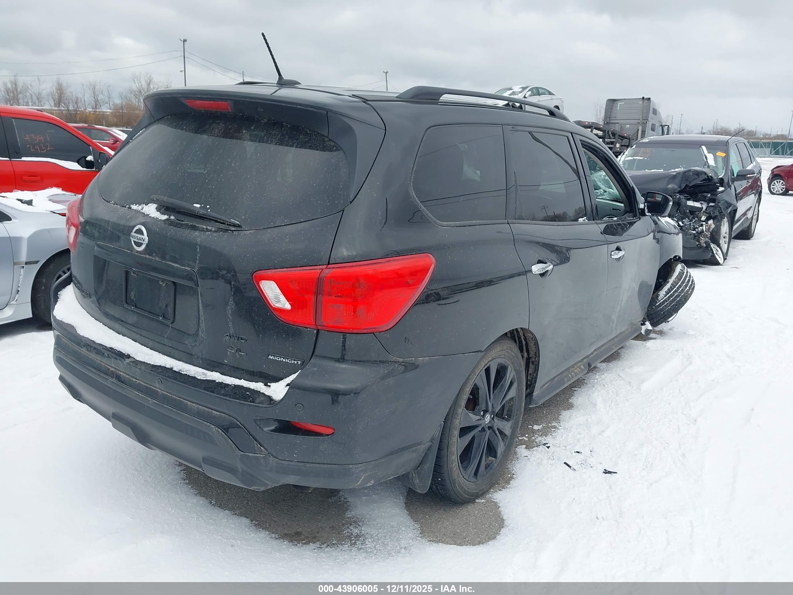 NISSAN PATHFINDER image 4