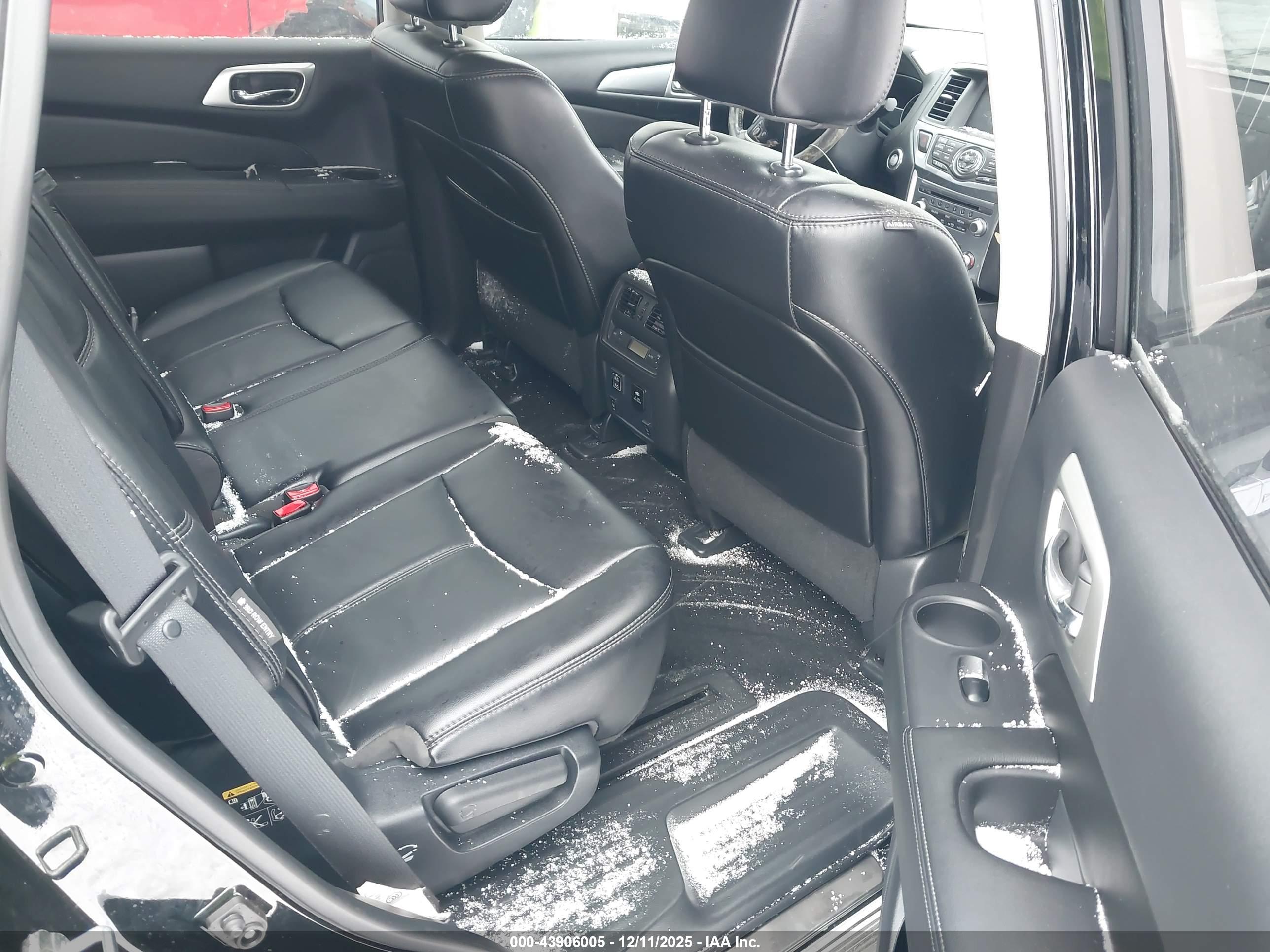 NISSAN PATHFINDER image 8