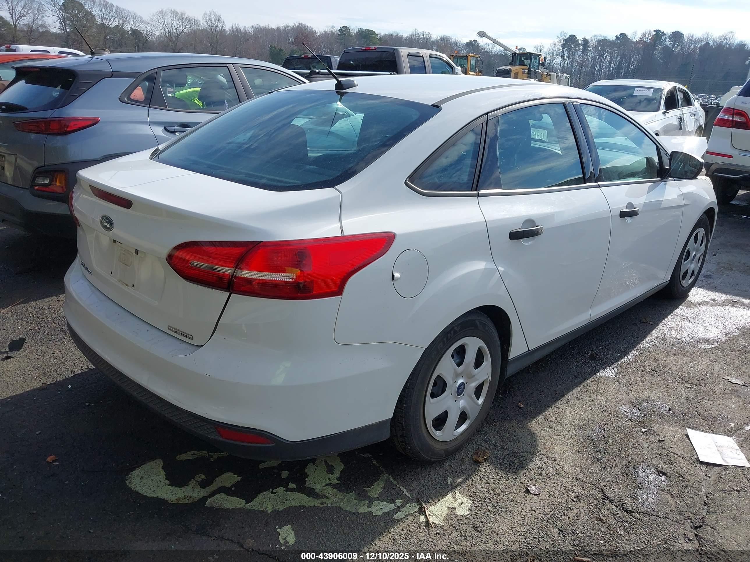 FORD FOCUS image 4
