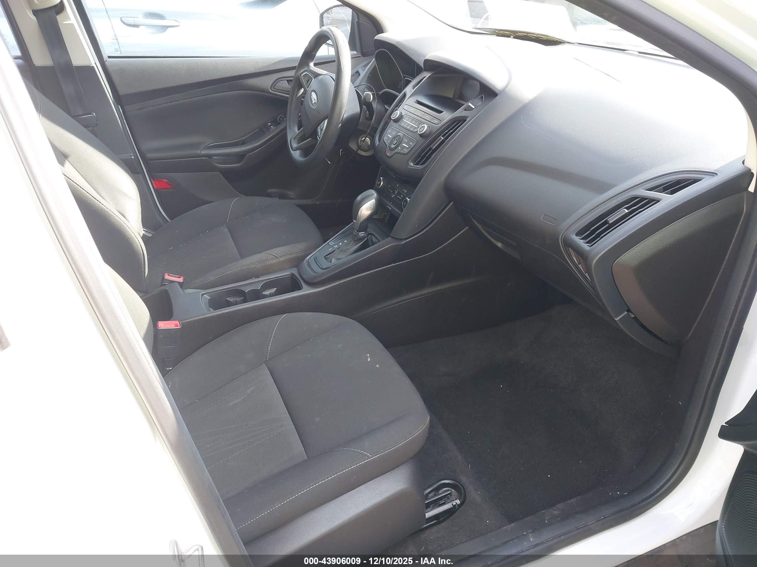 FORD FOCUS image 5