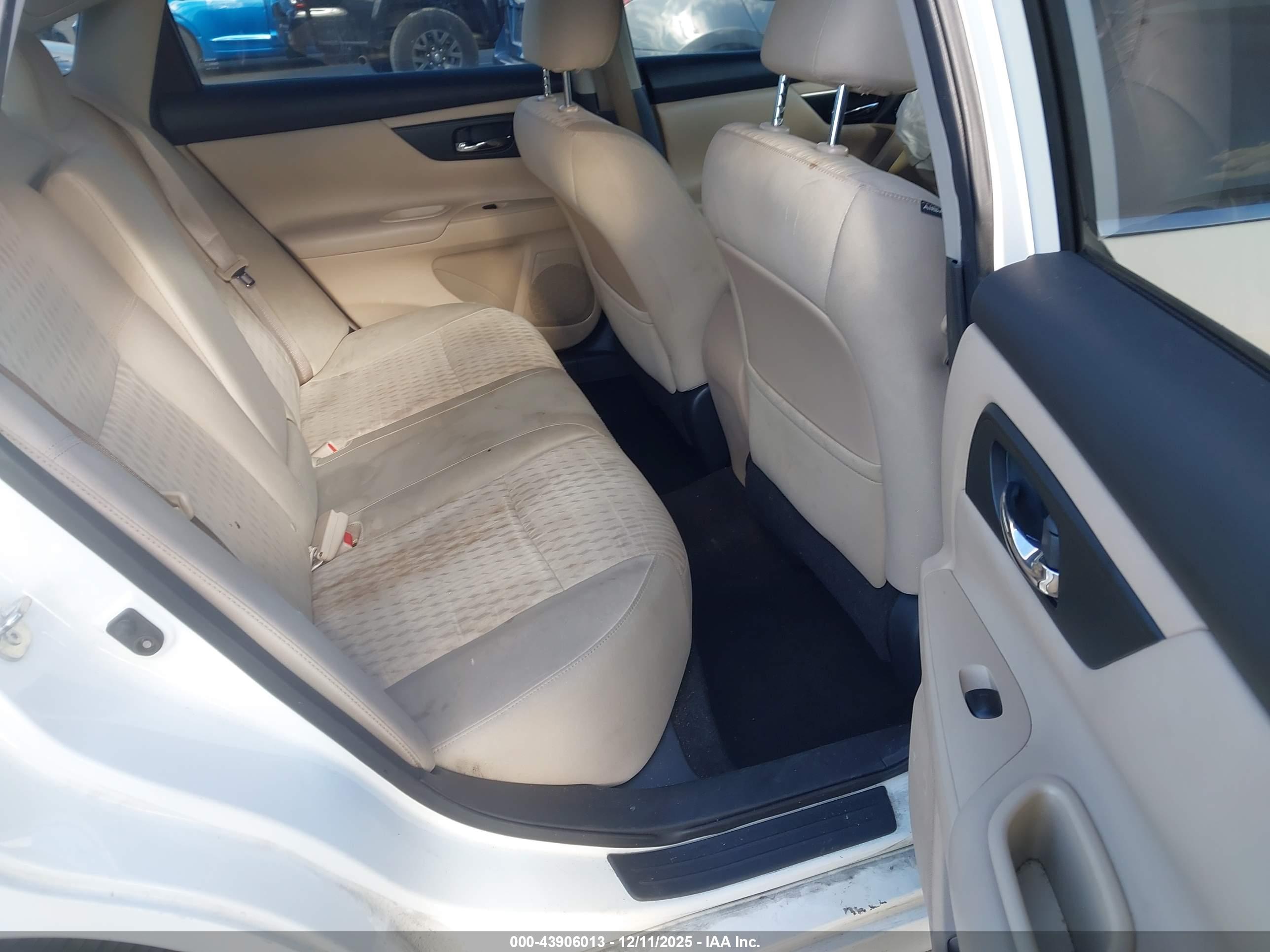 NISSAN ALTIMA image 8
