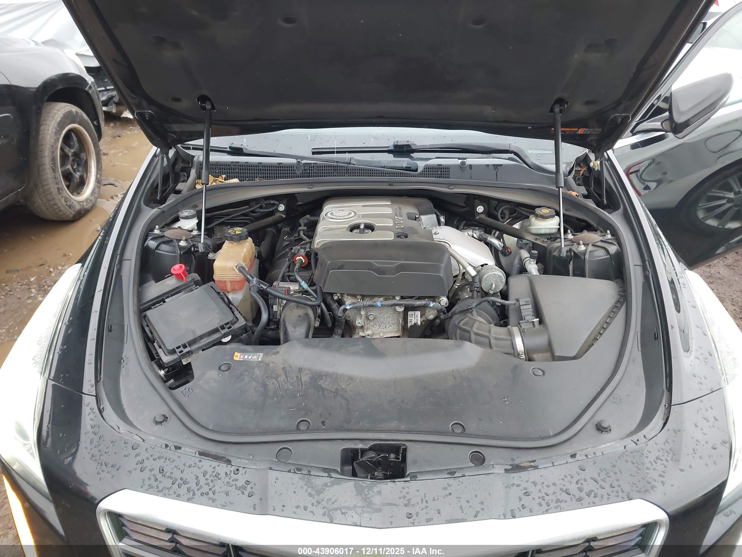 CADILLAC CTS image 10