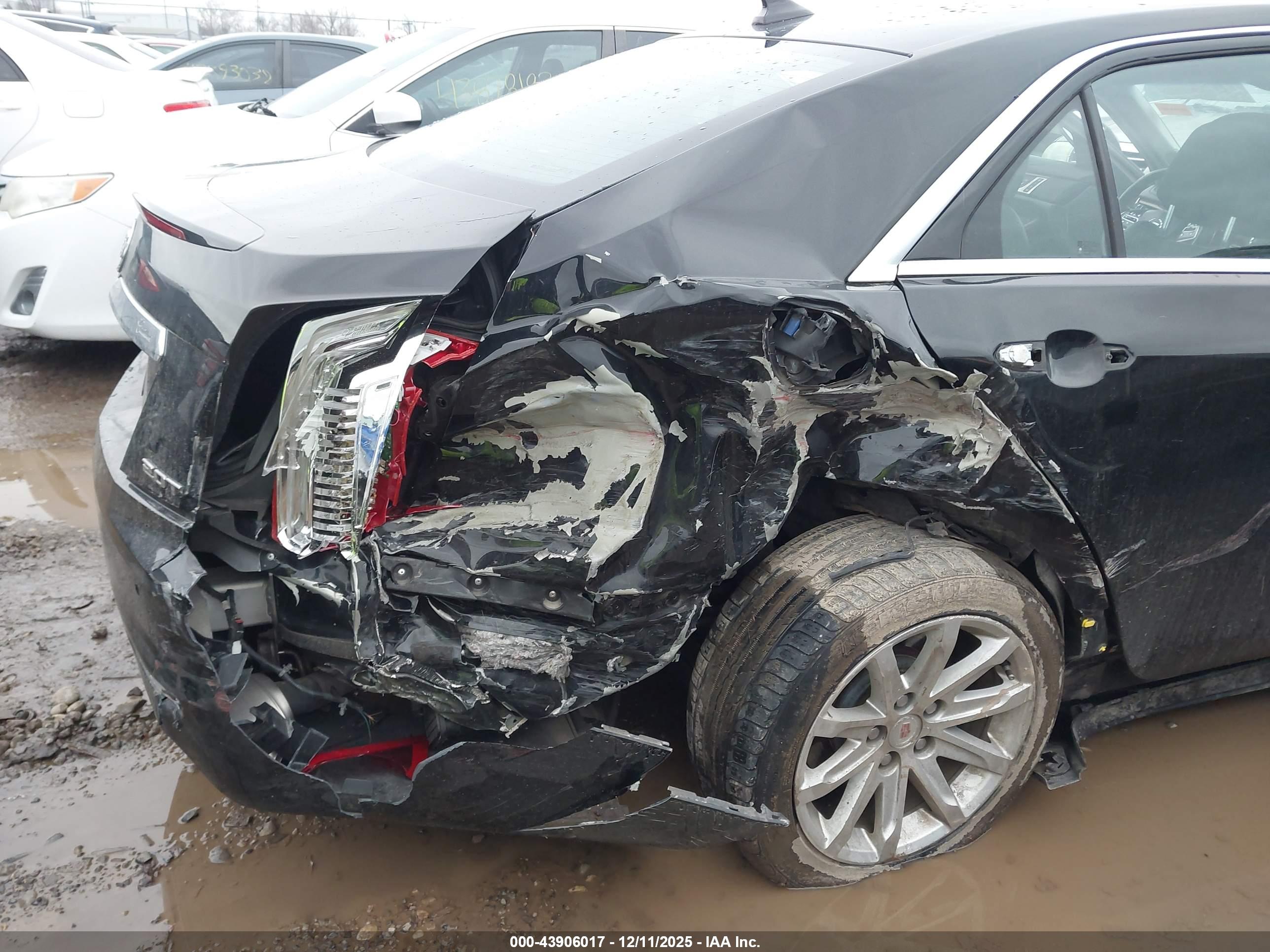 CADILLAC CTS image 6
