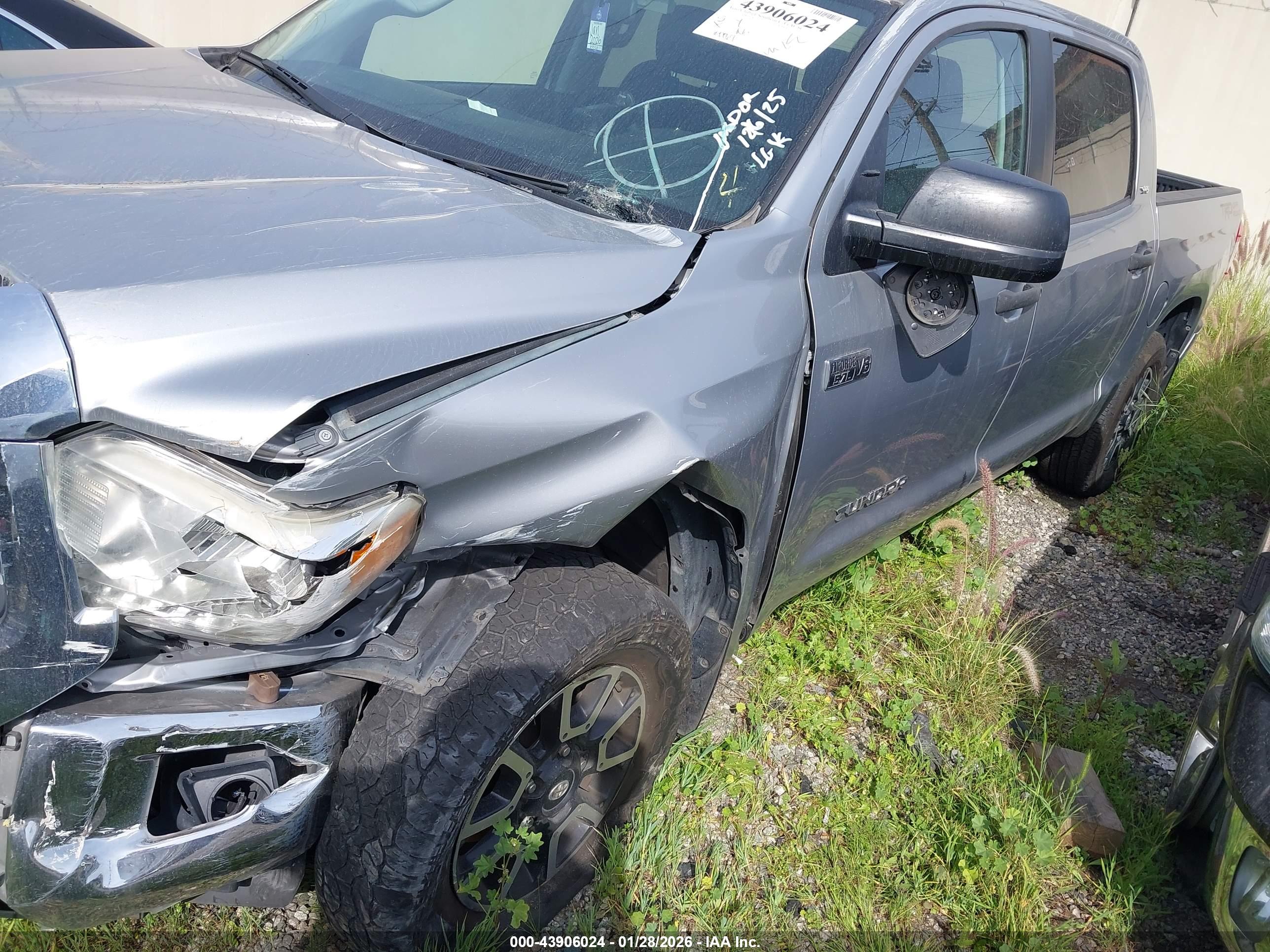 TOYOTA TUNDRA image 2