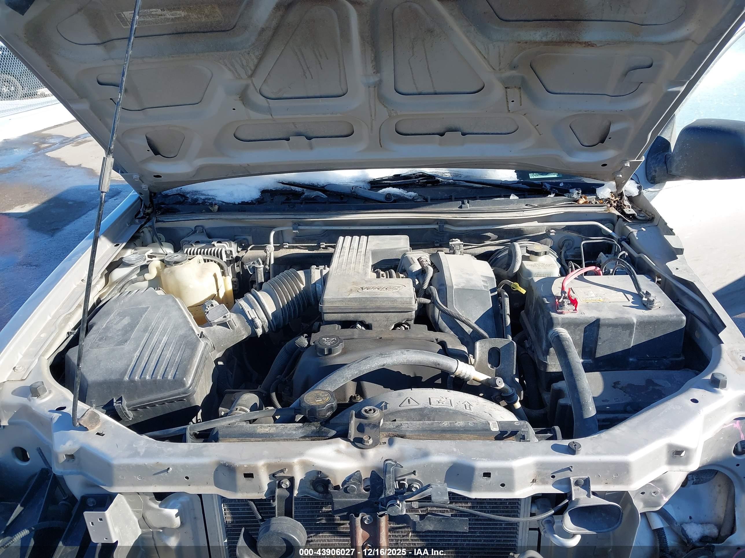 CHEVROLET COLORADO image 10