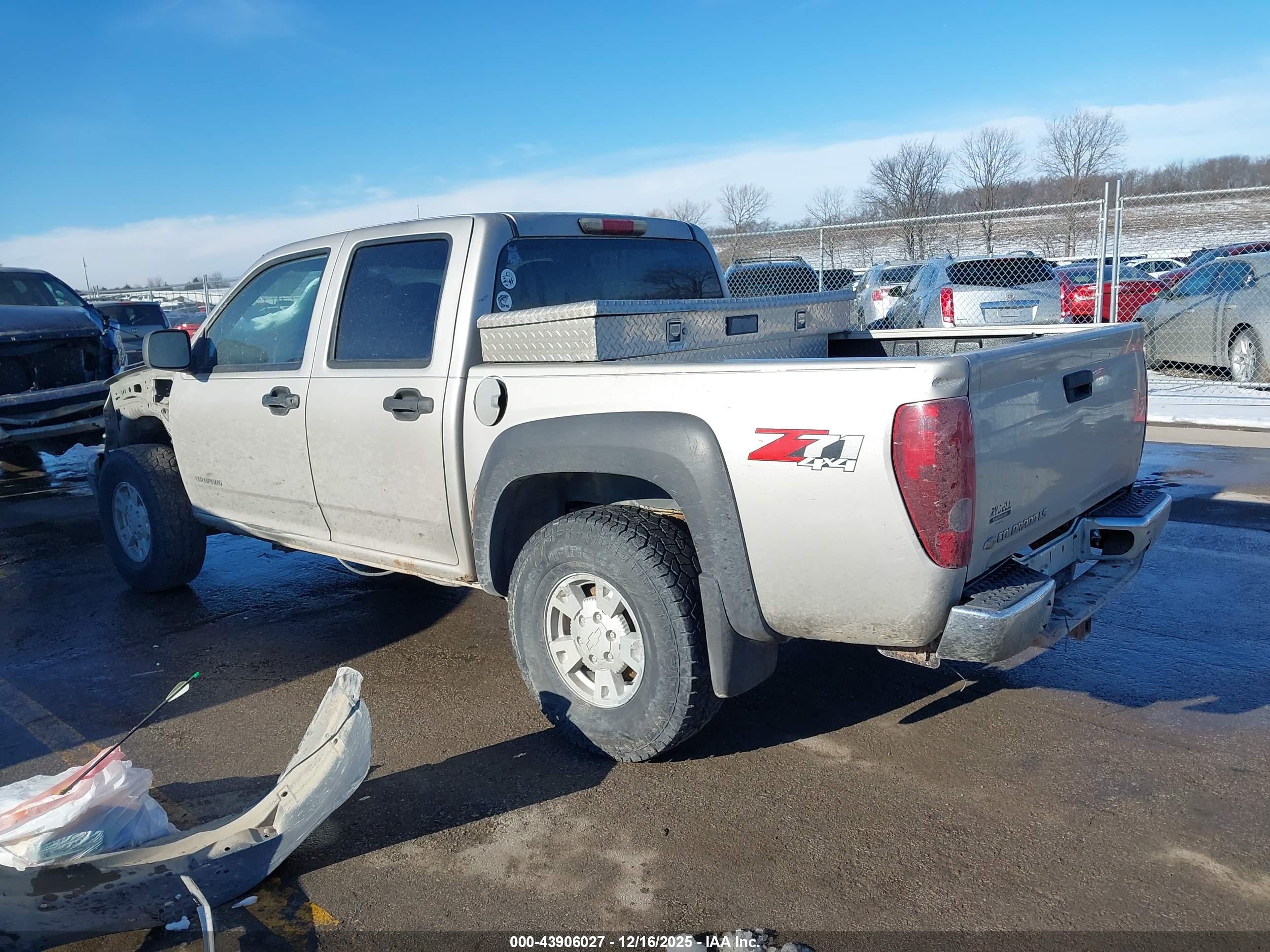 CHEVROLET COLORADO image 3