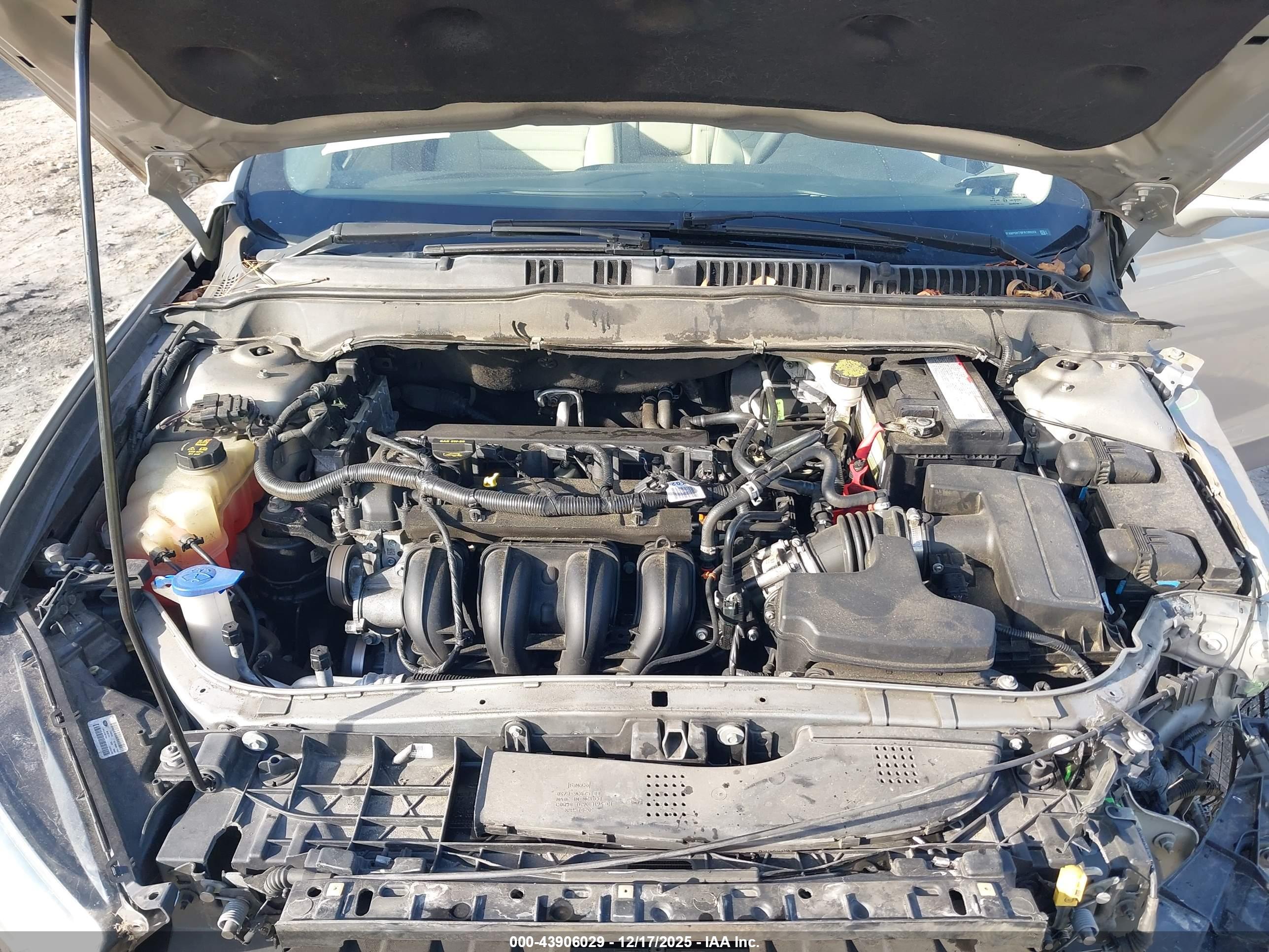 FORD FUSION image 10