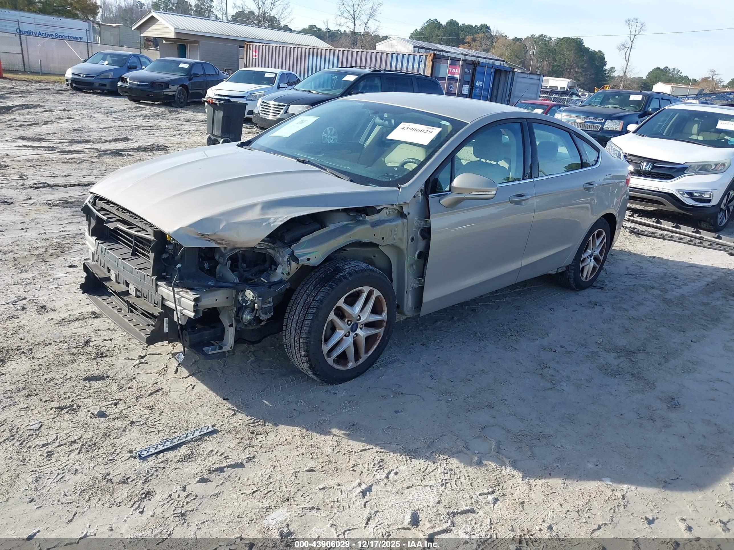FORD FUSION image 2