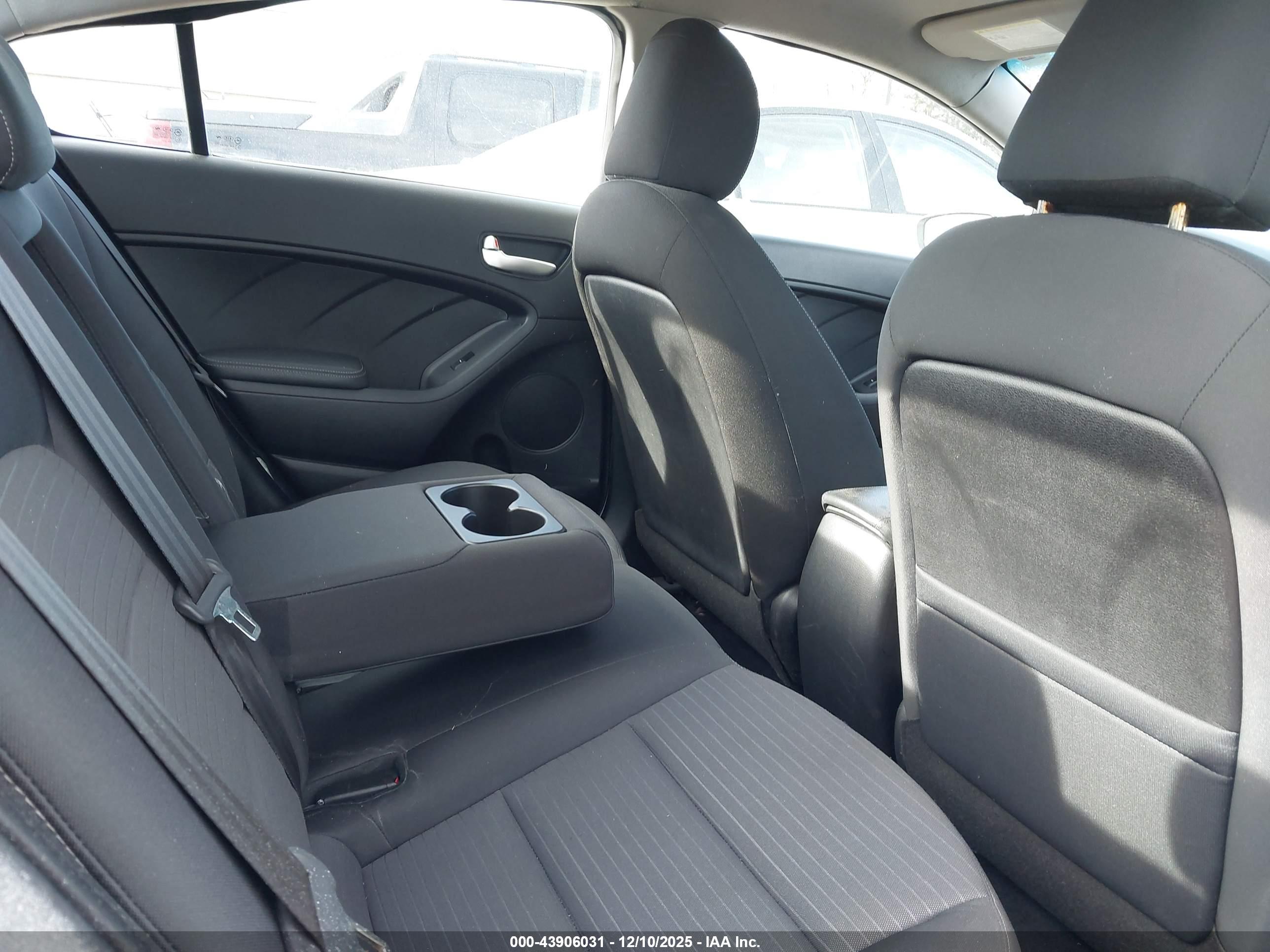 KIA FORTE image 8