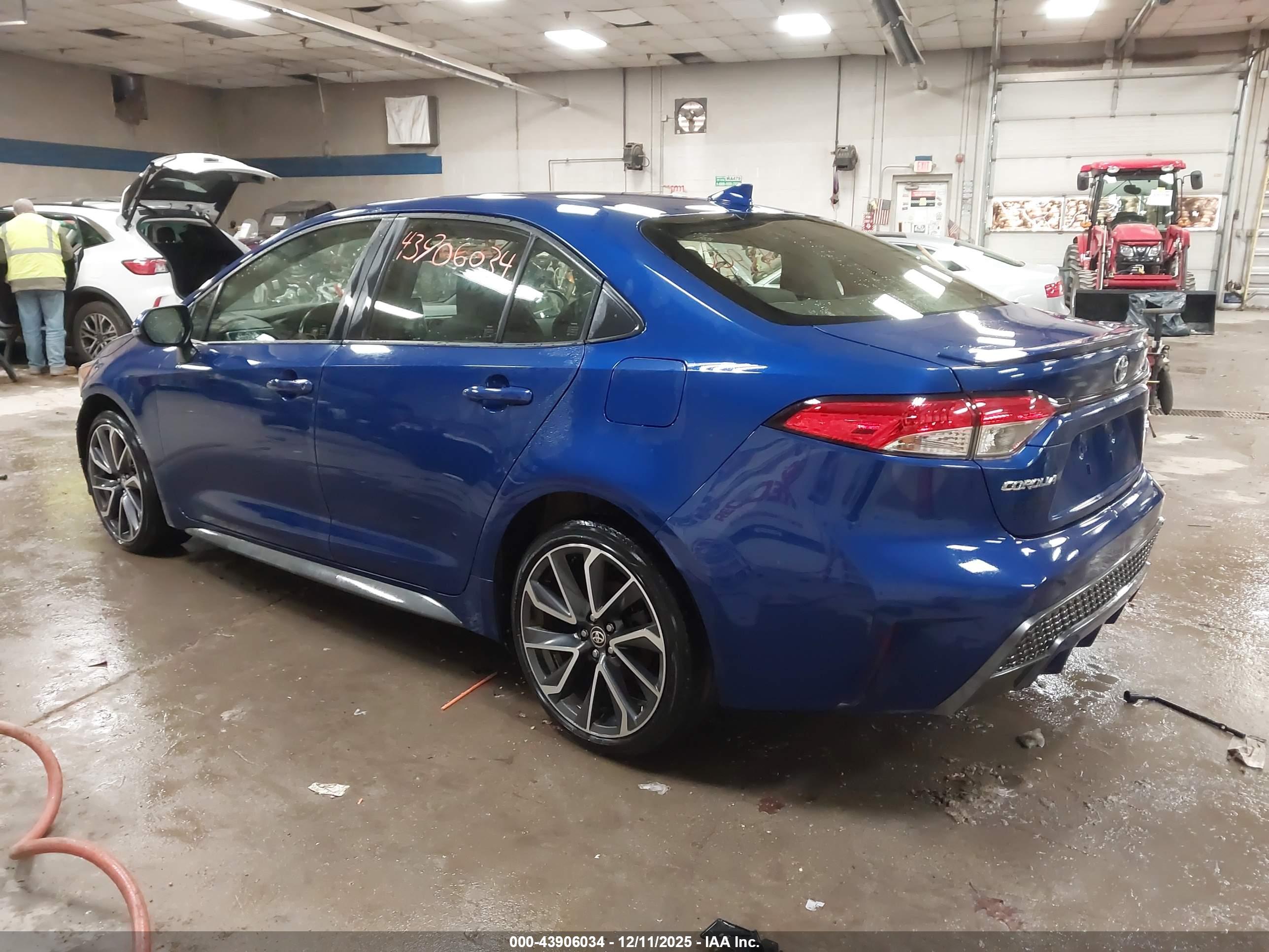 TOYOTA COROLLA image 3