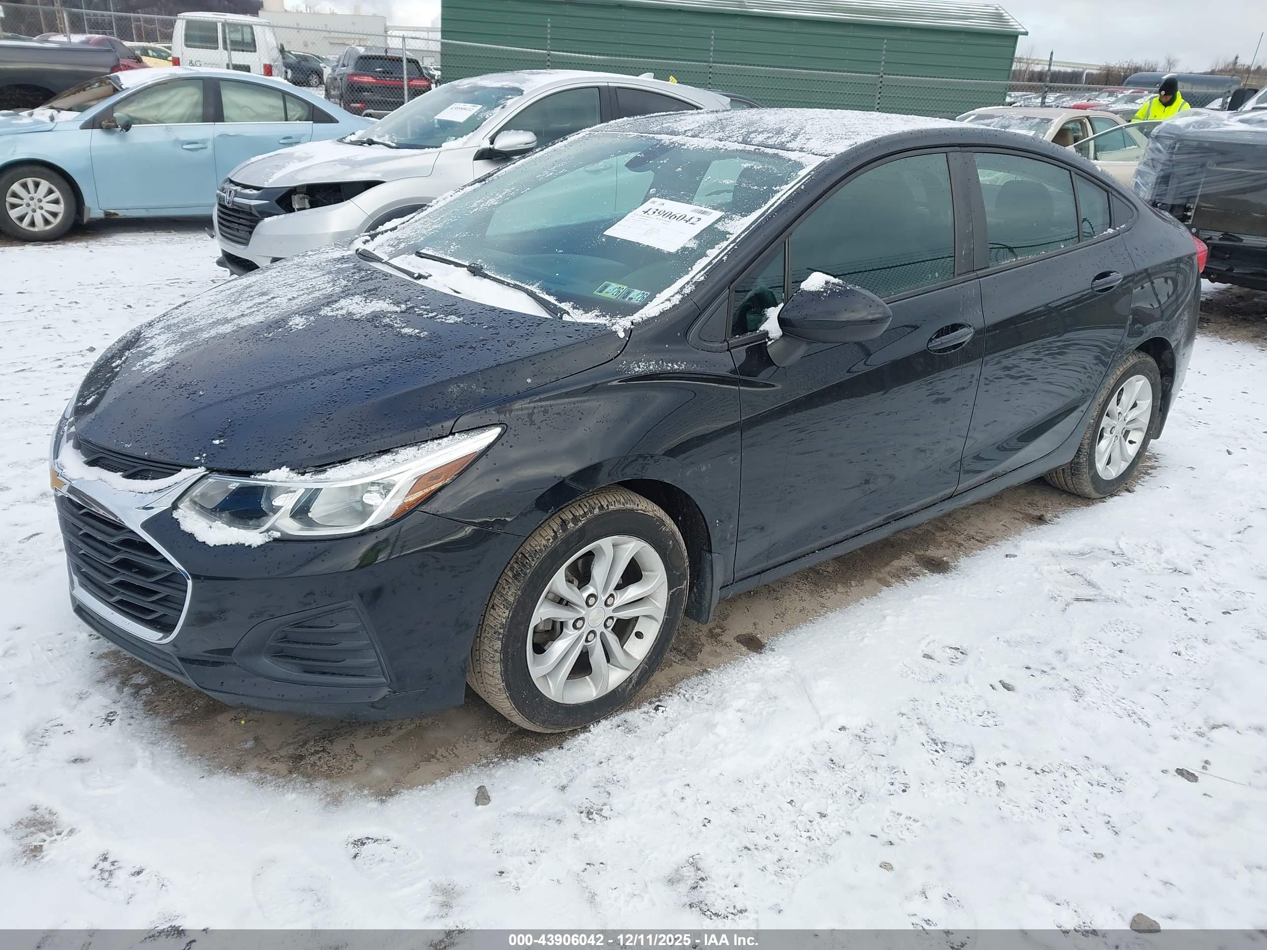 CHEVROLET CRUZE image 2