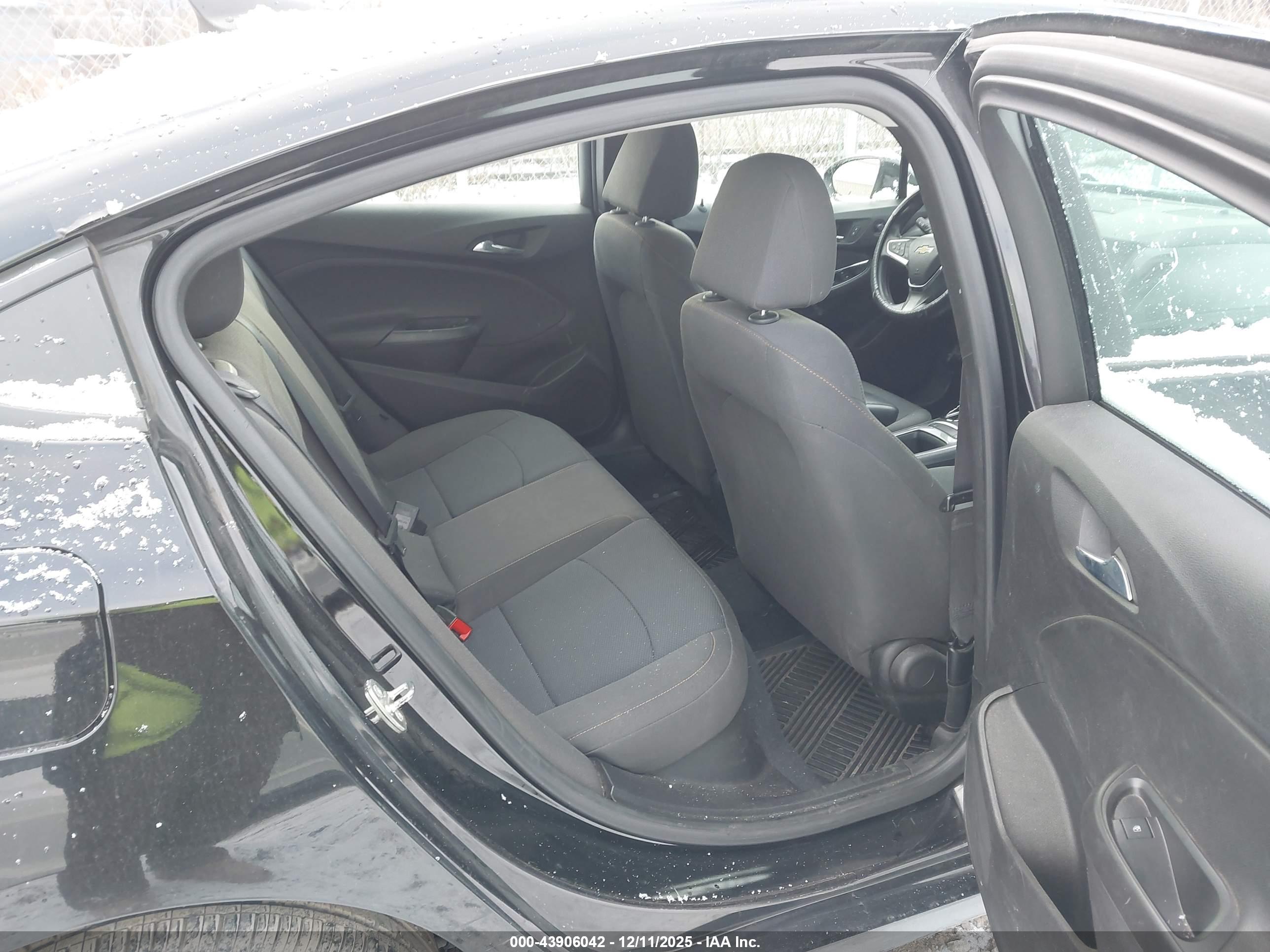 CHEVROLET CRUZE image 8