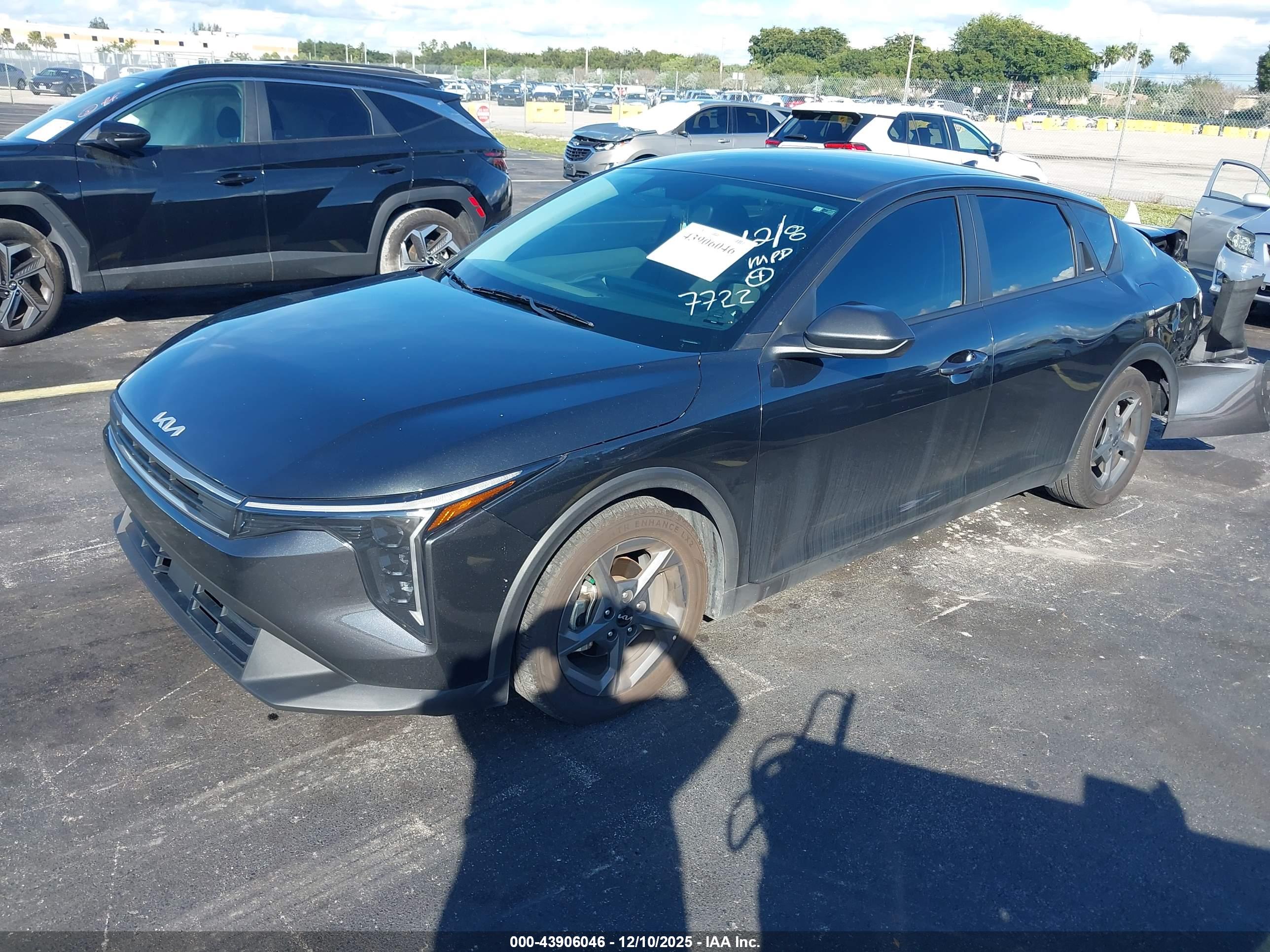 KIA K4 image 2