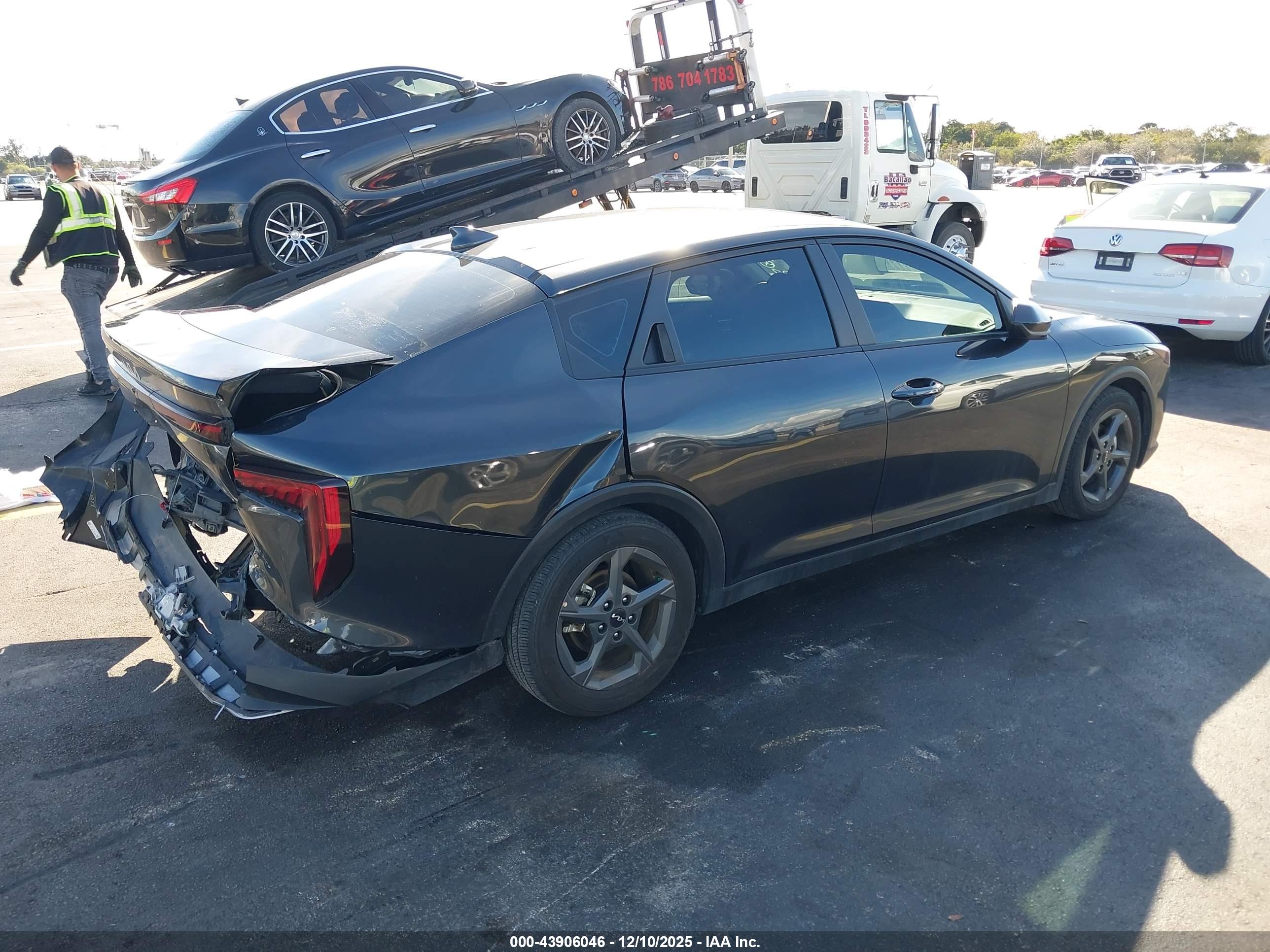 KIA K4 image 4