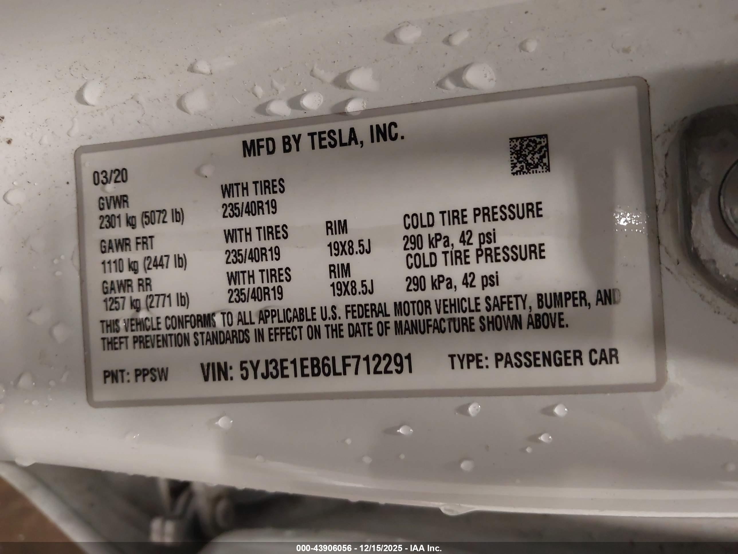 TESLA MODEL image 9