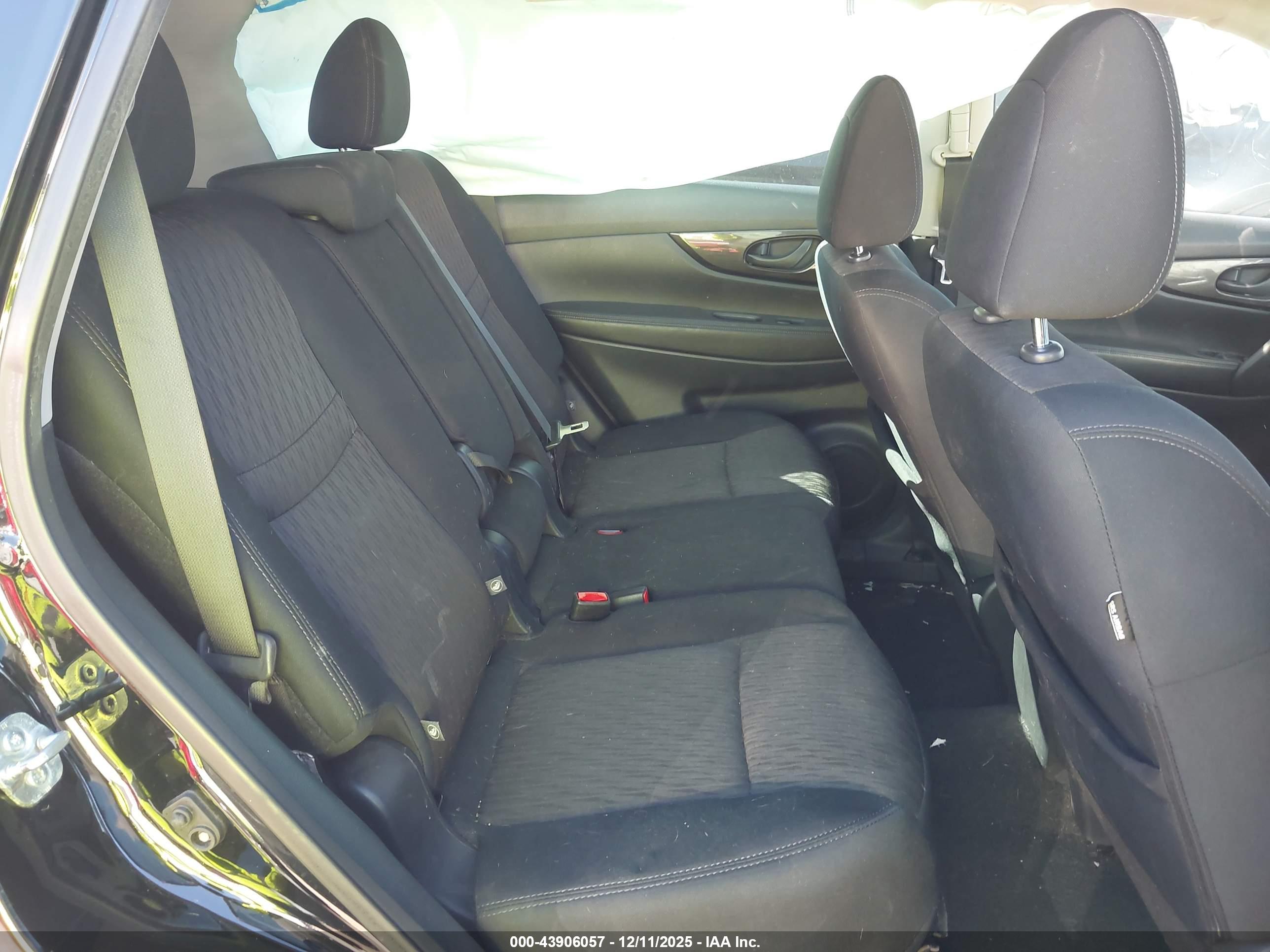 NISSAN ROGUE image 8