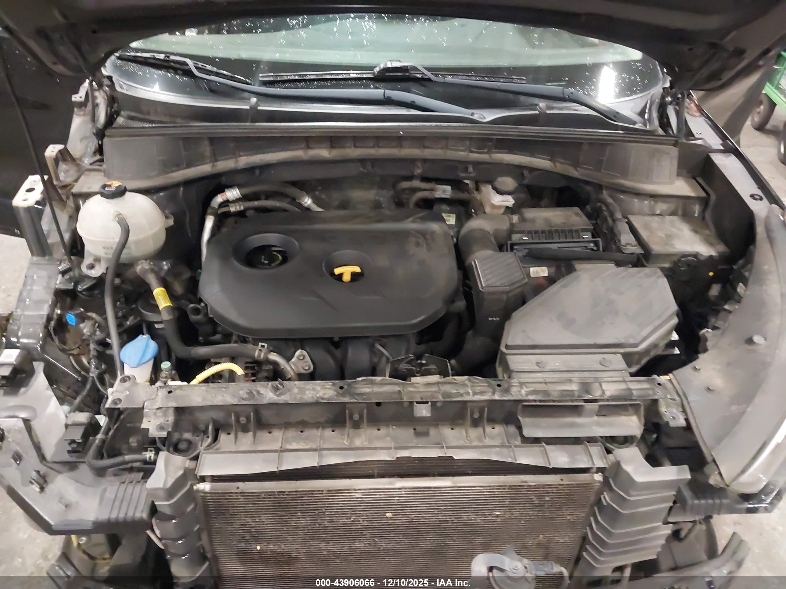 HYUNDAI TUCSON image 10