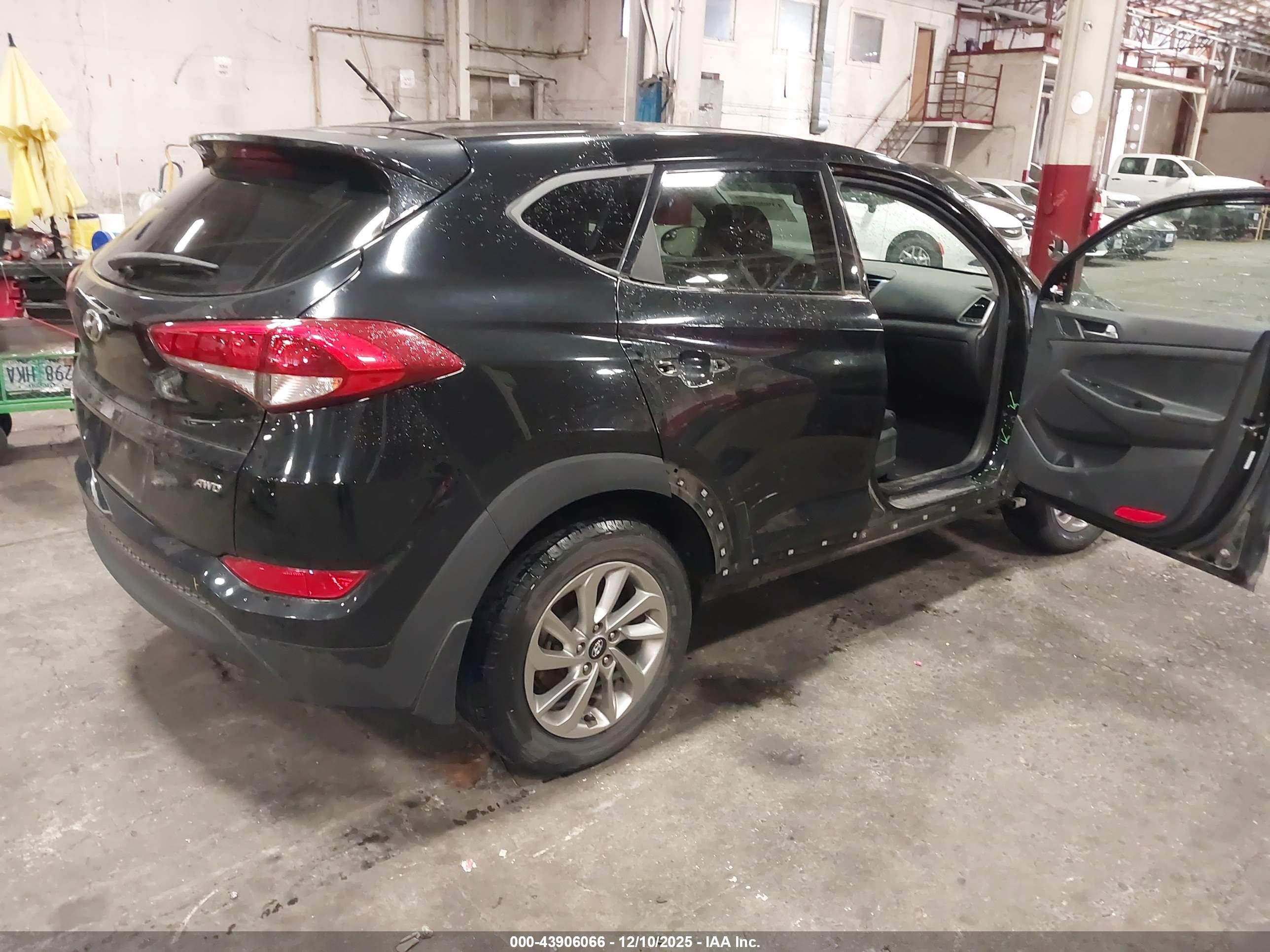 HYUNDAI TUCSON image 4